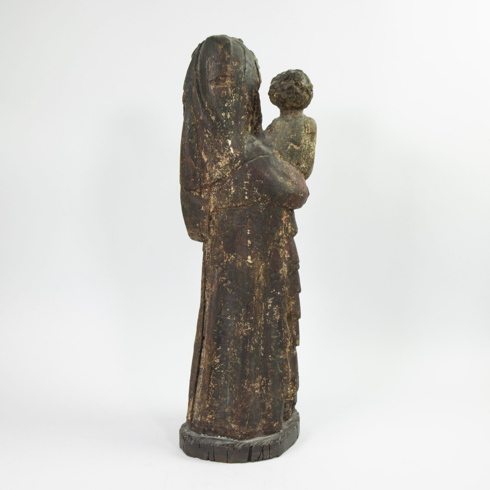 Patinated plaster of a Madonna with child Ile de France, 19th copie after example from 14th century - Bild 3 aus 4