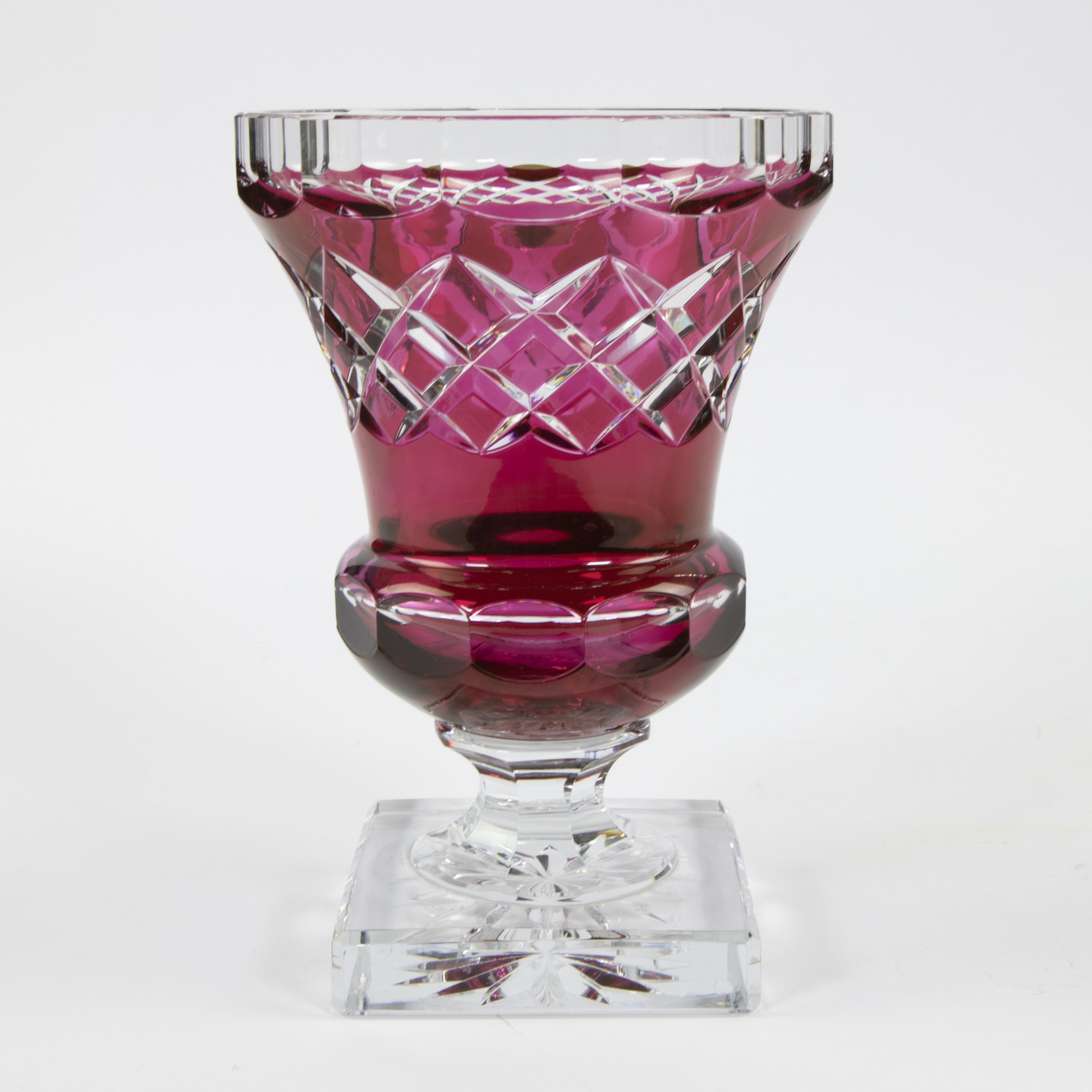 Val Saint Lambert red crystal vase model Thessalie, signed on the bottom, with original label - Image 4 of 5