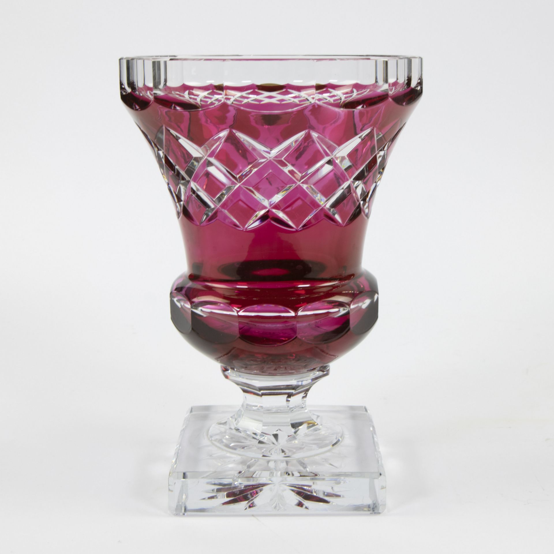 Val Saint Lambert red crystal vase model Thessalie, signed on the bottom, with original label - Bild 4 aus 5