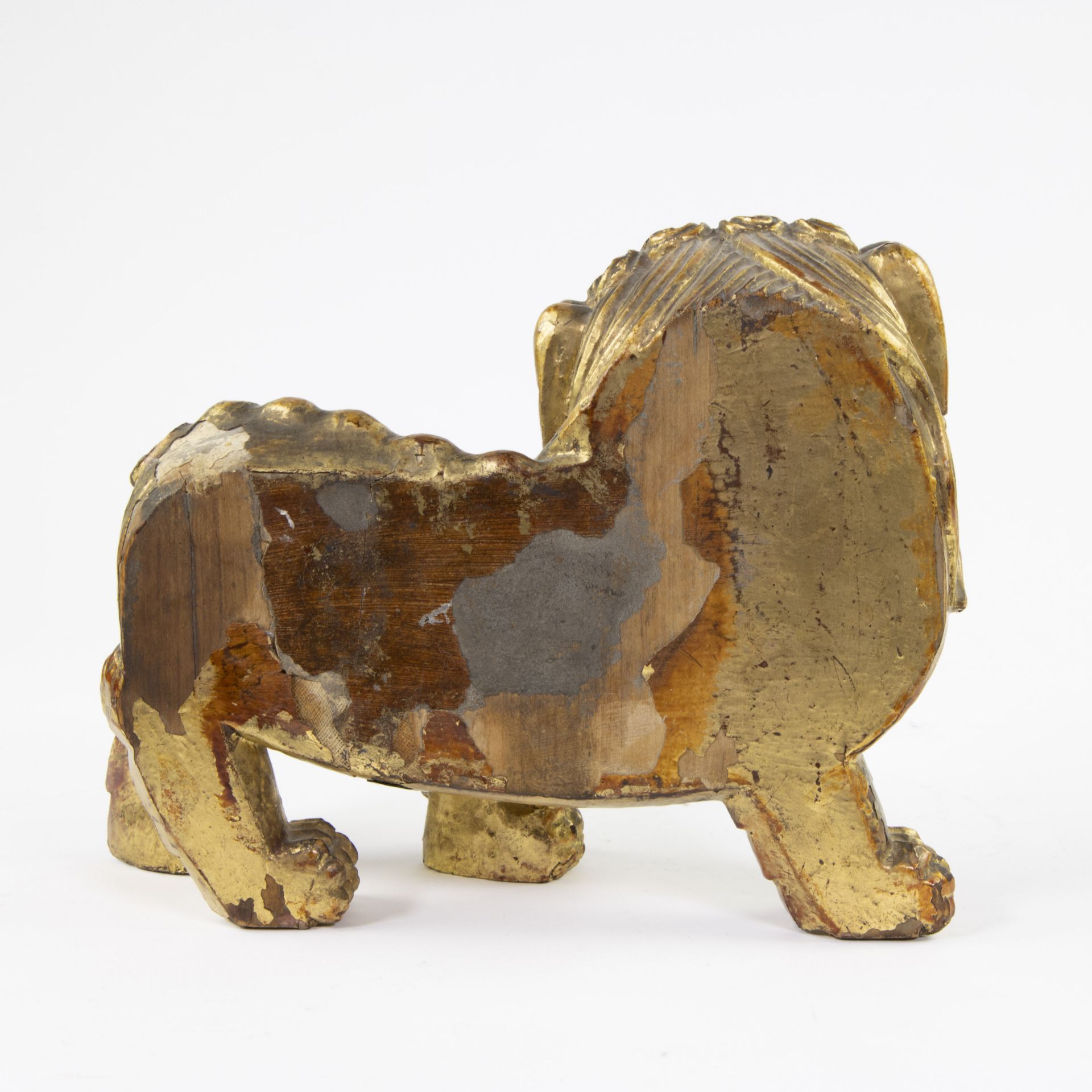 Gilded wooden Pho dog, circa 1920 - Bild 3 aus 4