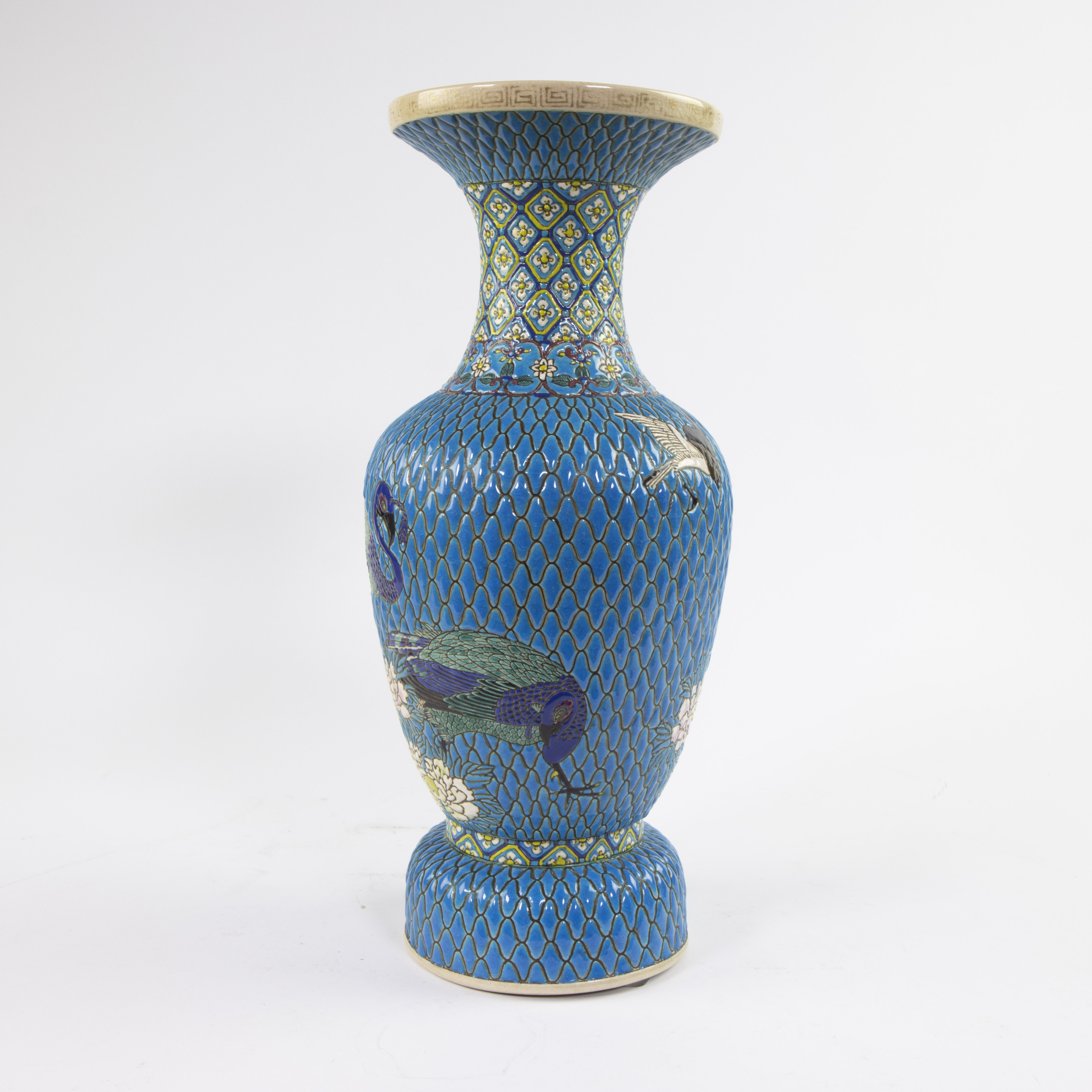 Large vase with crane and swallows on blue background, Meiji period - Image 2 of 7