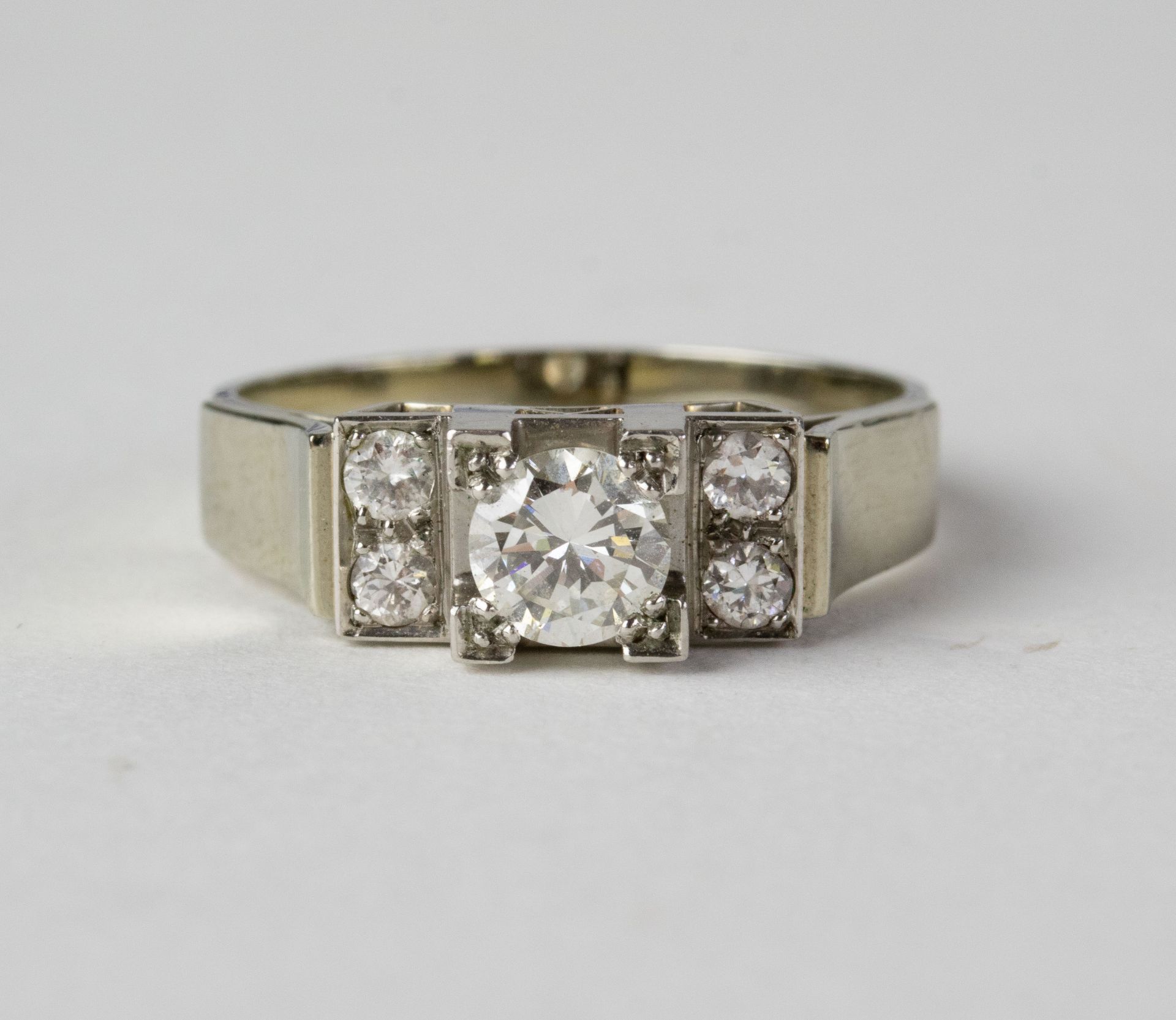 White golden ring with diamond, 18 Kt