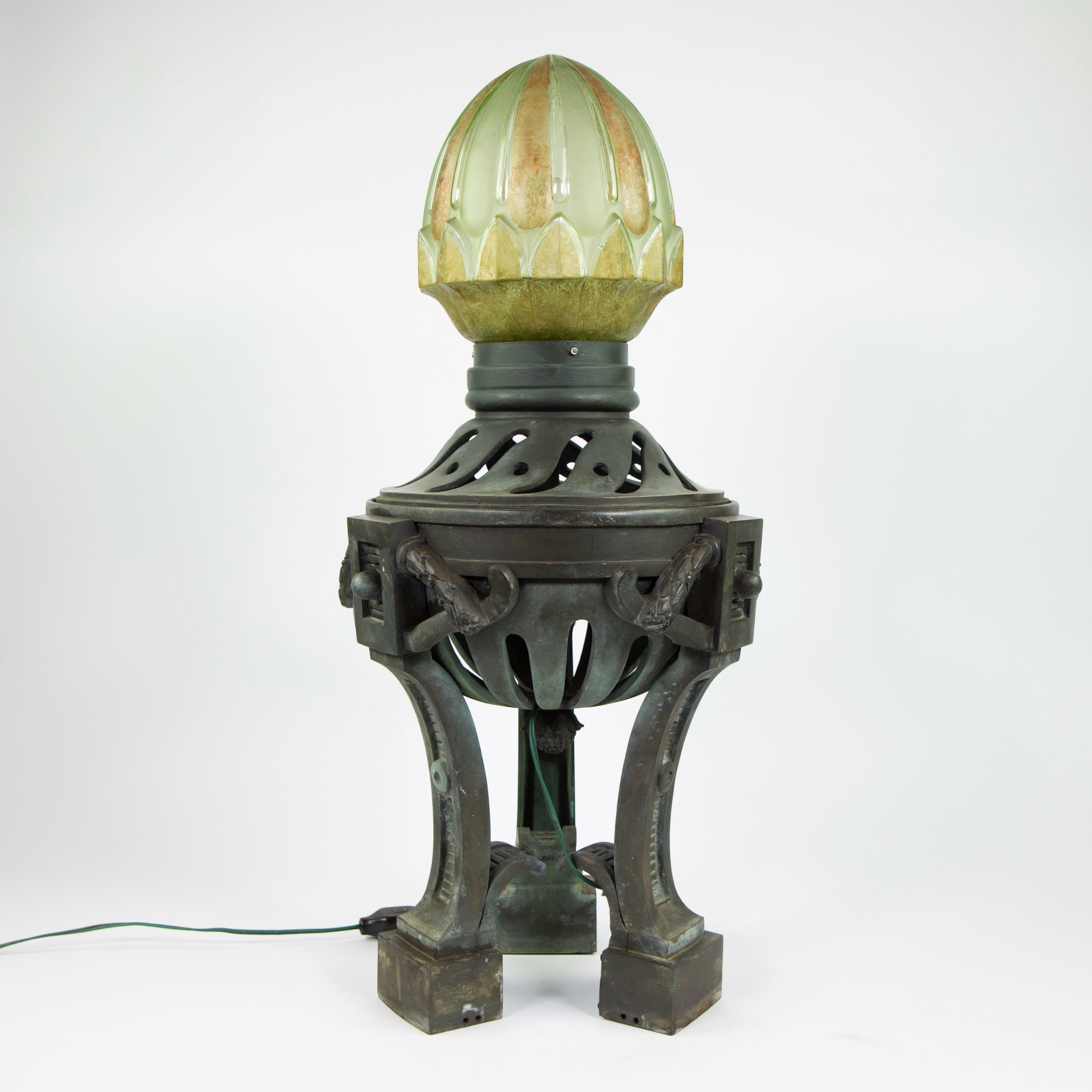 Imposing bronze castle lamp with globe in yellow glassware - Bild 3 aus 4