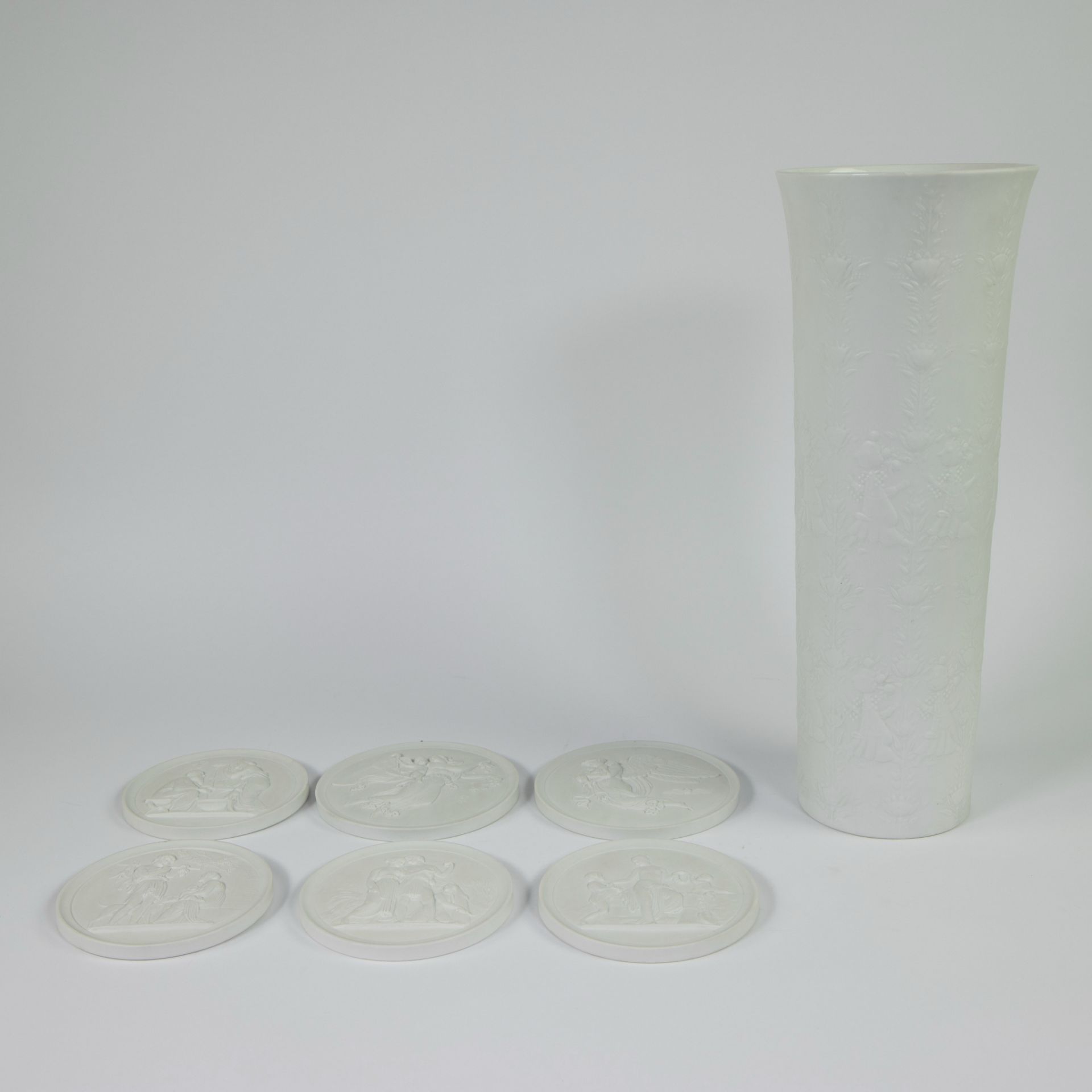 ROYAL COPENHAGEN vase and 6 plaques in biscuit/porcelain by Bertel Thorvaldson