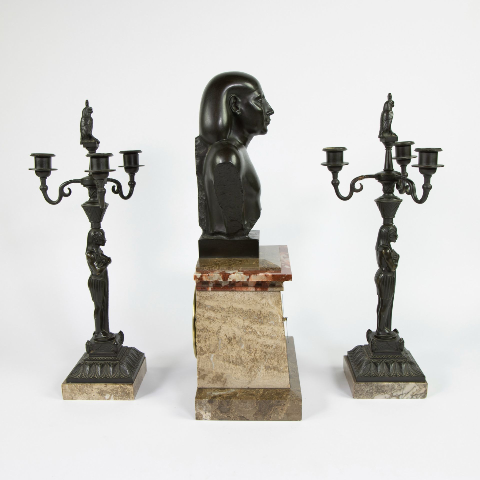 Neo-Egyptian clock Lerolle Paris brons after Emile Hébert and 2 bronze chandelier - Image 2 of 4