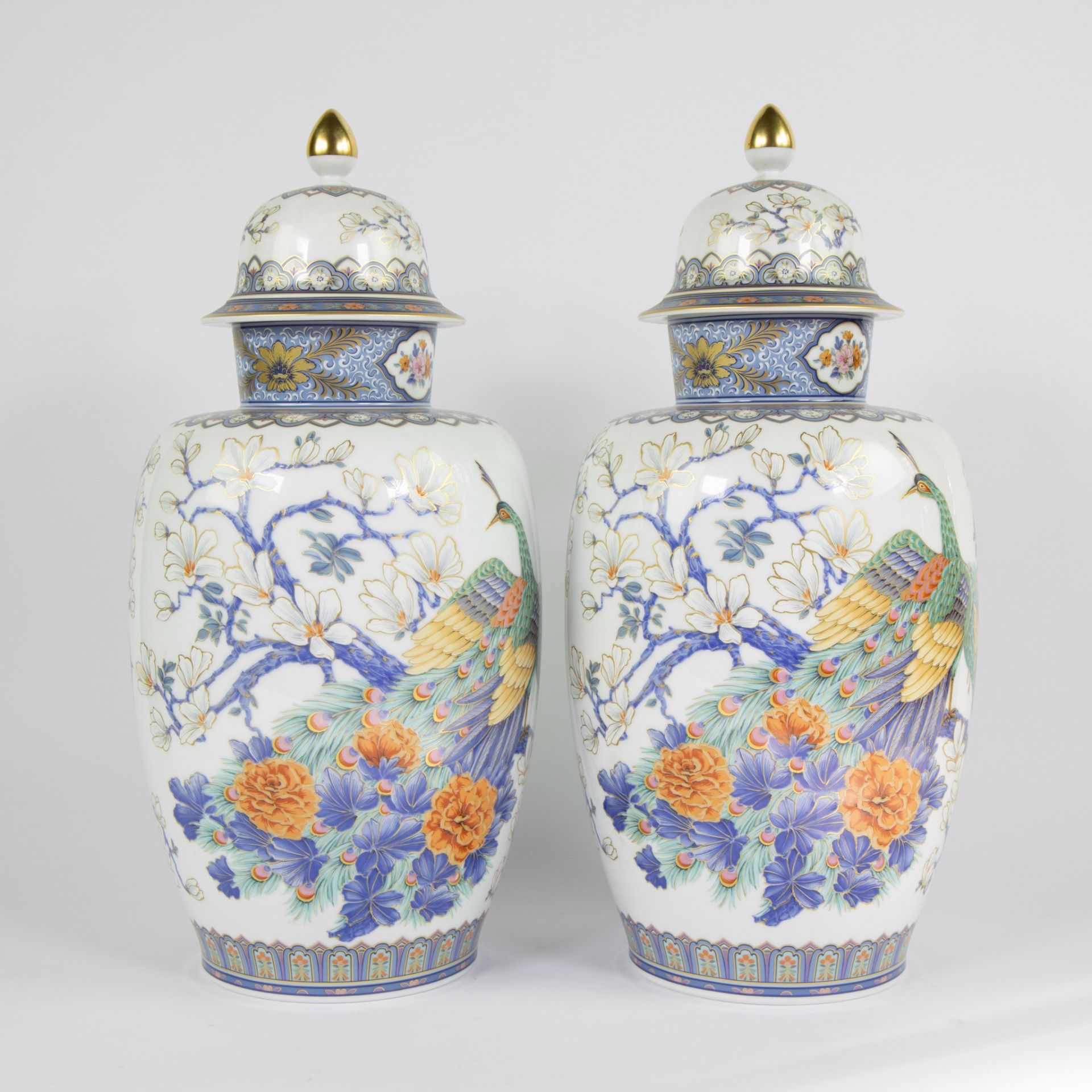 Pair of large lid vases Kaiser, floral decor A. Nossek, marked - Bild 4 aus 5