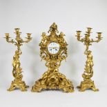 Spectacular large mantel clock, the dial of CAUSARD, Watchmaker to the King, in gilt bronze with 2 c