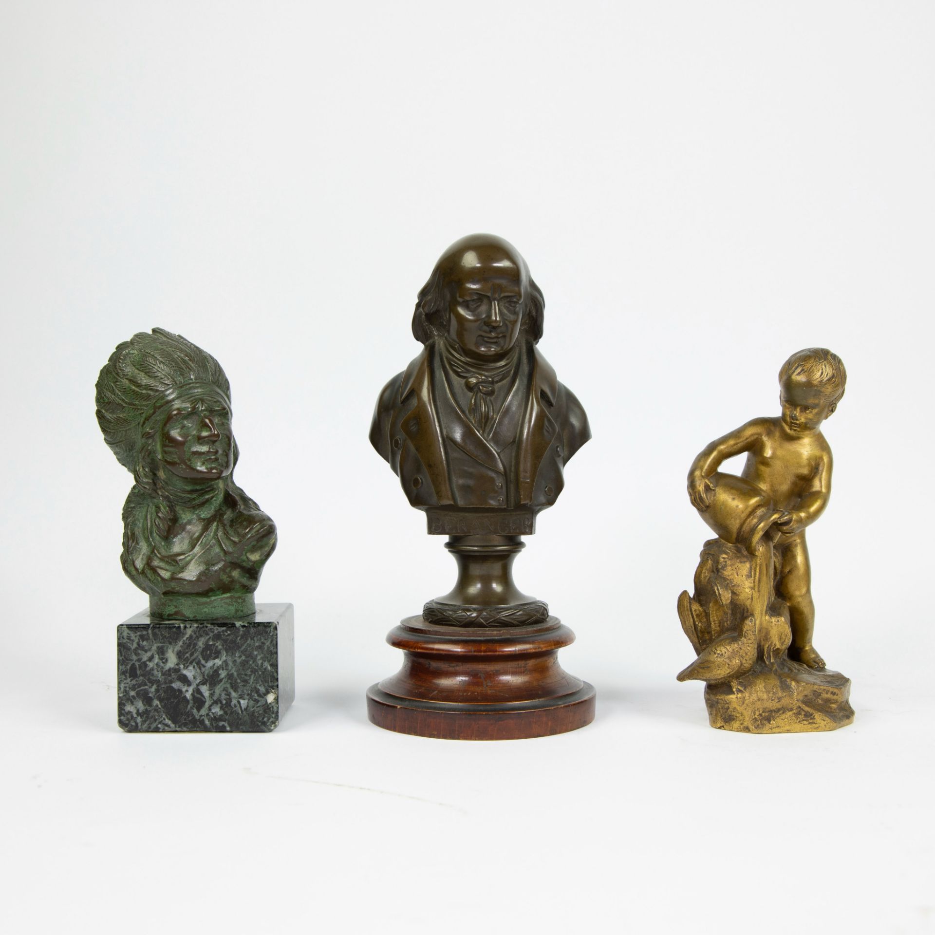 A collection of 3 bronzes and a marble ink set - Bild 2 aus 7