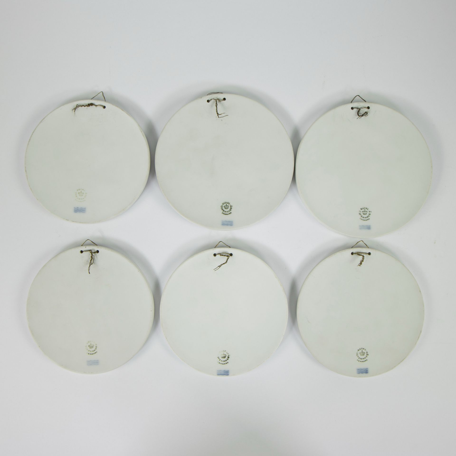 ROYAL COPENHAGEN vase and 6 plaques in biscuit/porcelain by Bertel Thorvaldson - Bild 3 aus 5