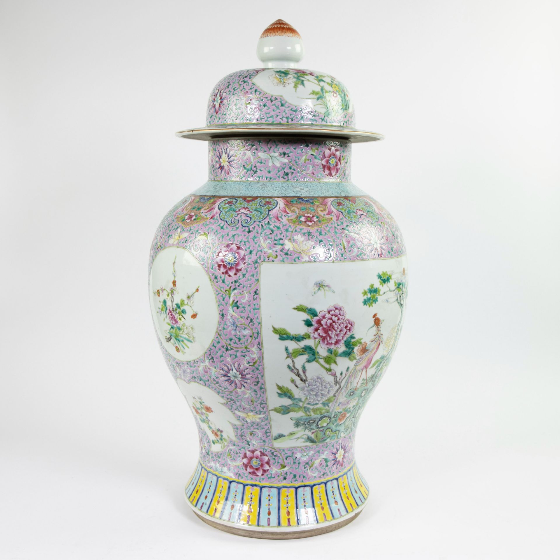 Exceptionally large Chinese famille rose jar and its cover, decorated in polychrome enamels, depicti - Image 8 of 12