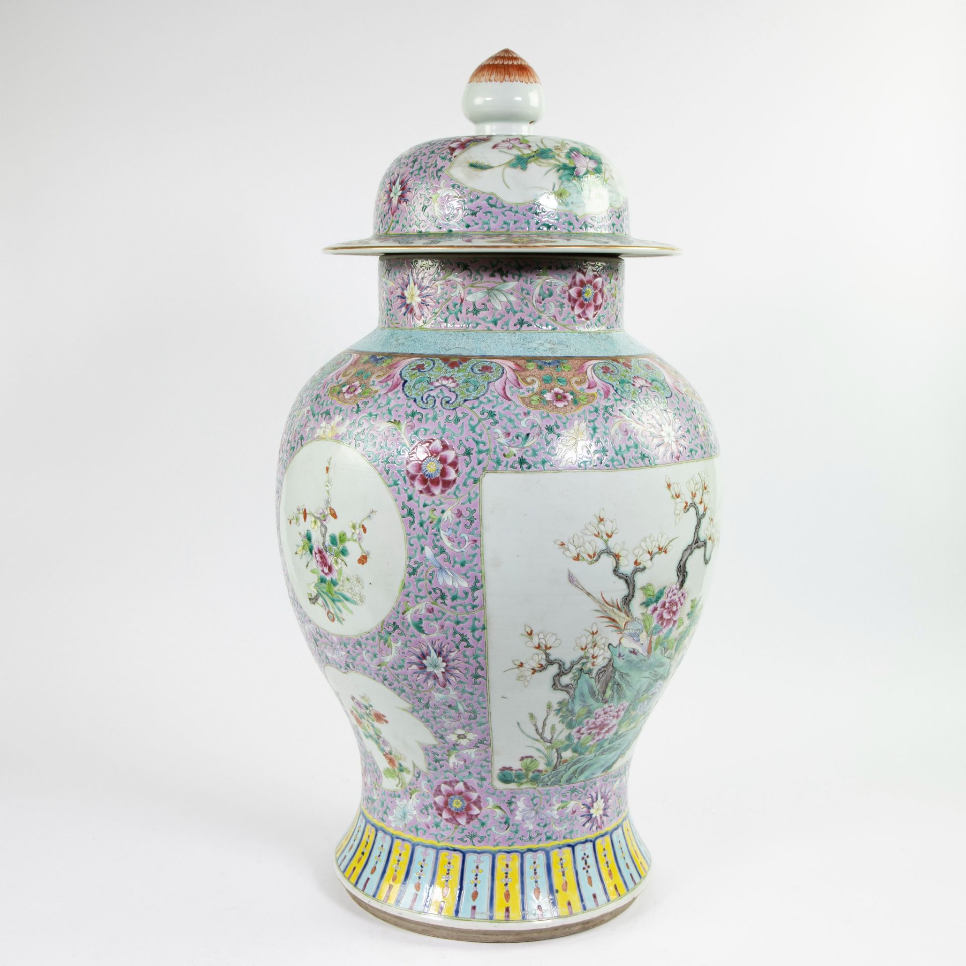 Exceptionally large Chinese famille rose jar and its cover, decorated in polychrome enamels, depicti - Image 4 of 12