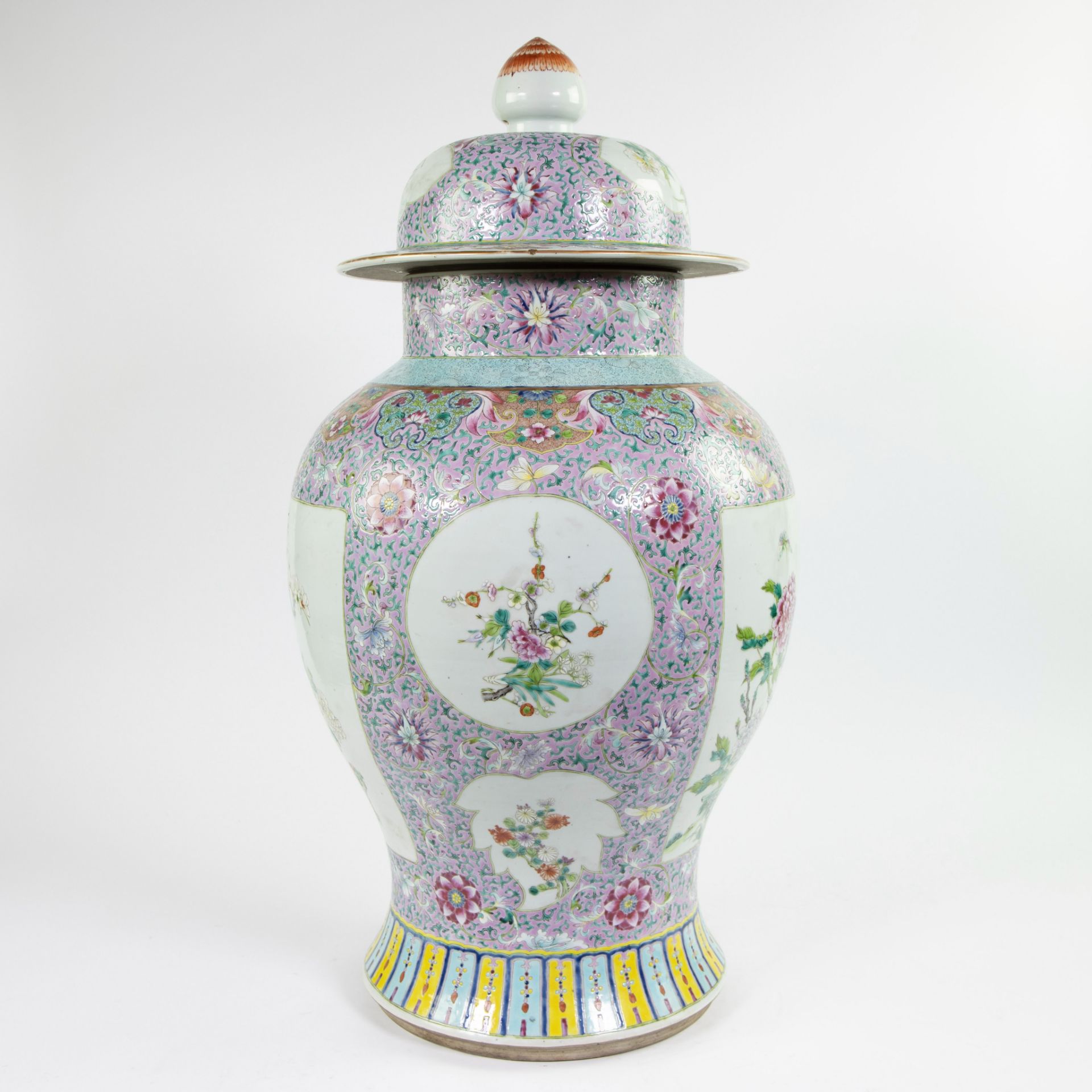 Exceptionally large Chinese famille rose jar and its cover, decorated in polychrome enamels, depicti - Image 7 of 12