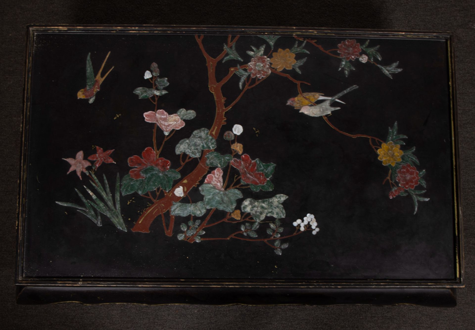 Chinese coffee table with marquetry, floral decor - Bild 2 aus 2