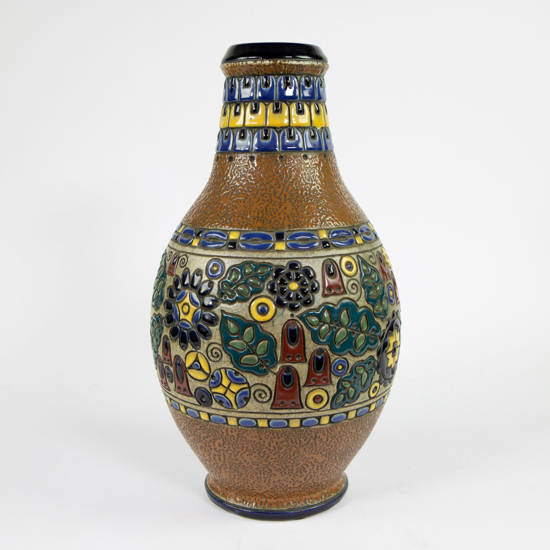 Amphora vase with enameled floral motifs and parrot, marked - Bild 3 aus 5