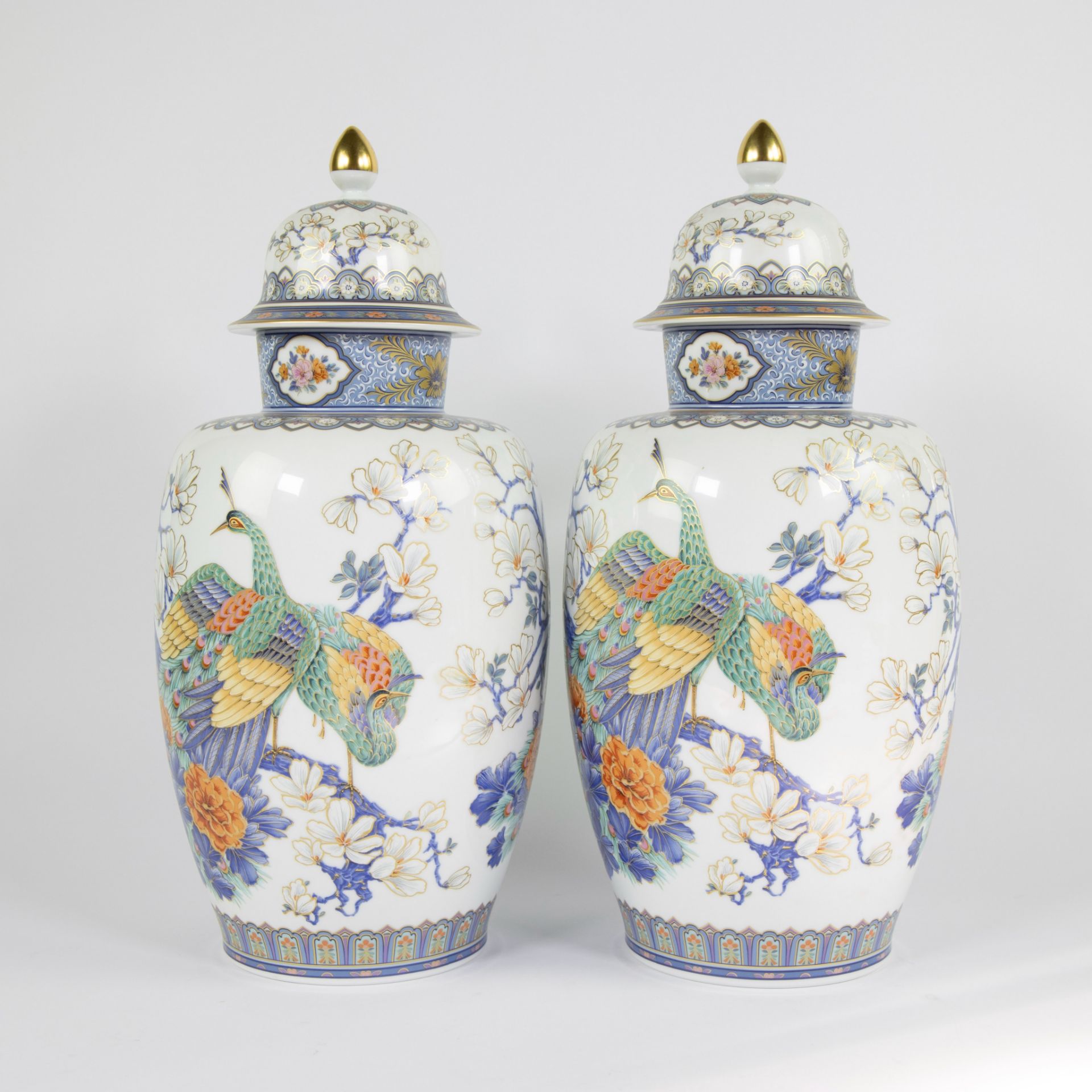 Pair of large lid vases Kaiser, floral decor A. Nossek, marked - Bild 3 aus 5
