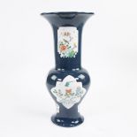 Chinese GU vase in blue poudré with design of birds and flowers