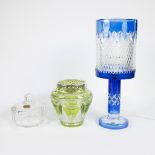 Lot Val Saint Lambert table lamp in blue crystal, picque fleurs in green crystal and bonbonnière