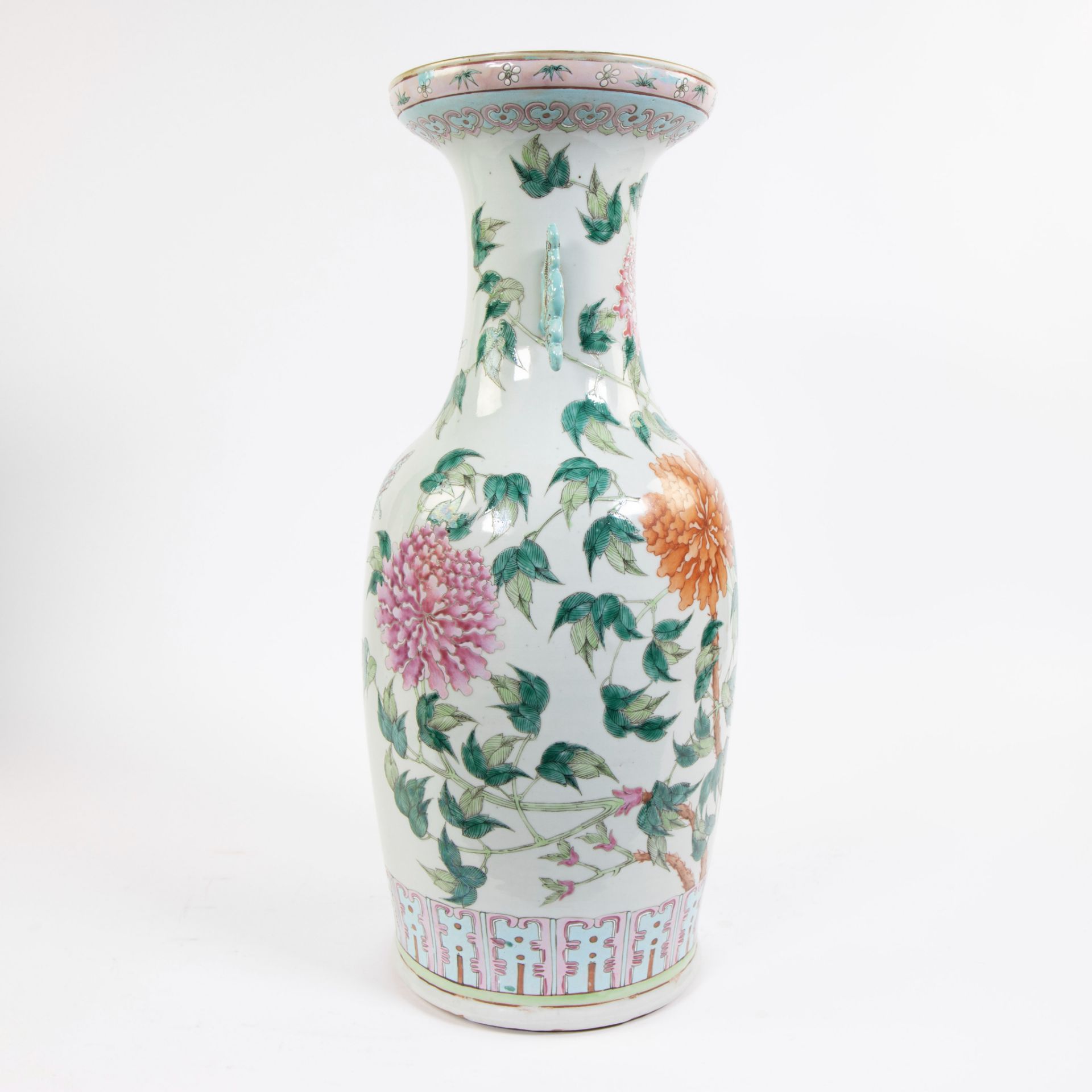Chinese famille rose vase with butterflies and flowers, 19th C. - Image 4 of 6