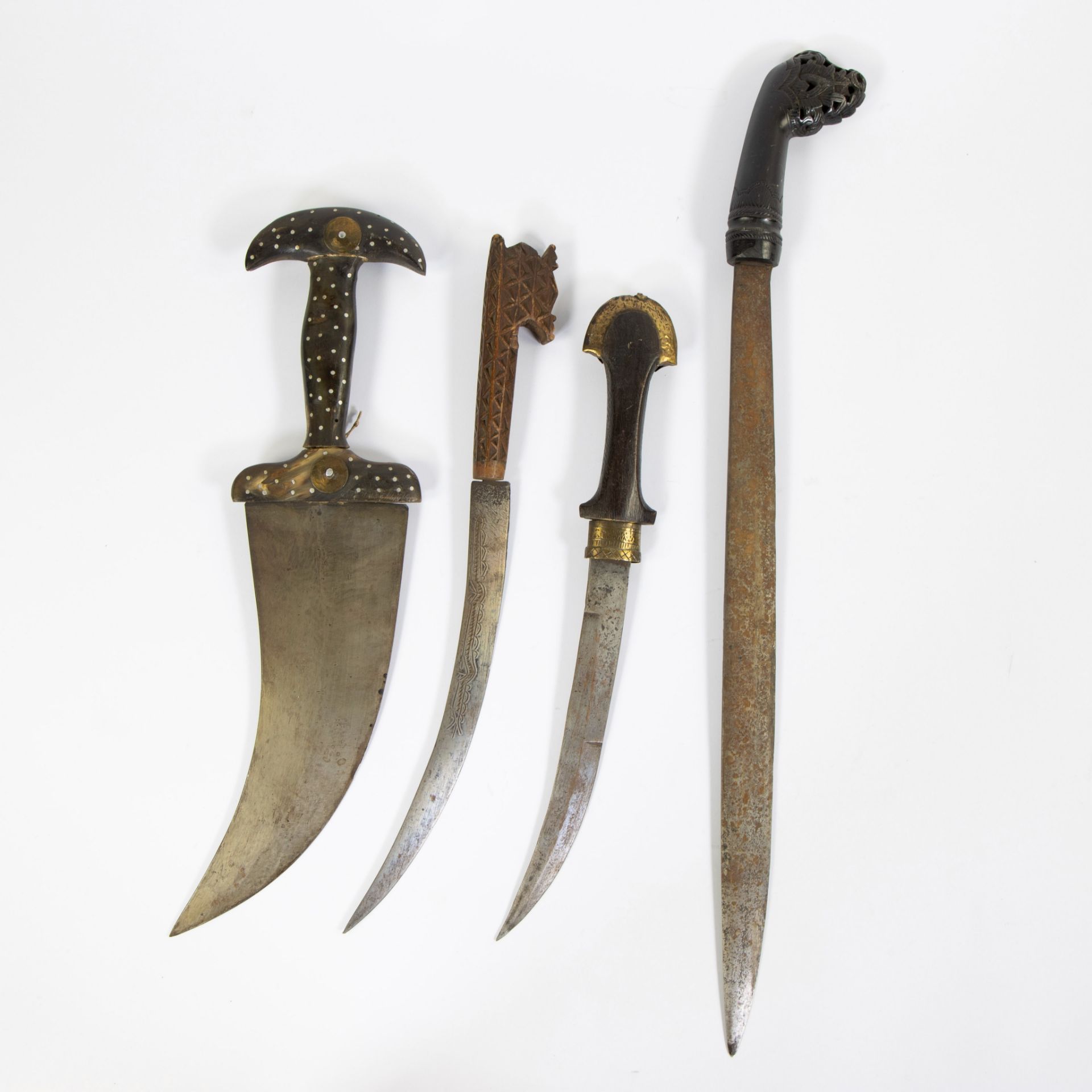 A collection of various Middle-Eastern and Southeast Asian edged weapons - Image 2 of 2