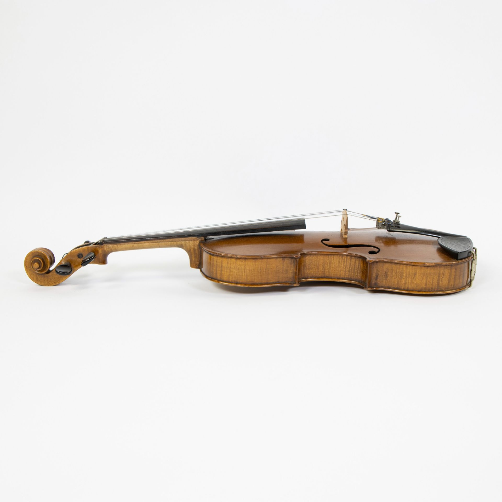 Violin Label, copy Amati, 350mm, fire stamp heel cap 'A', playable, wooden case - Image 2 of 5