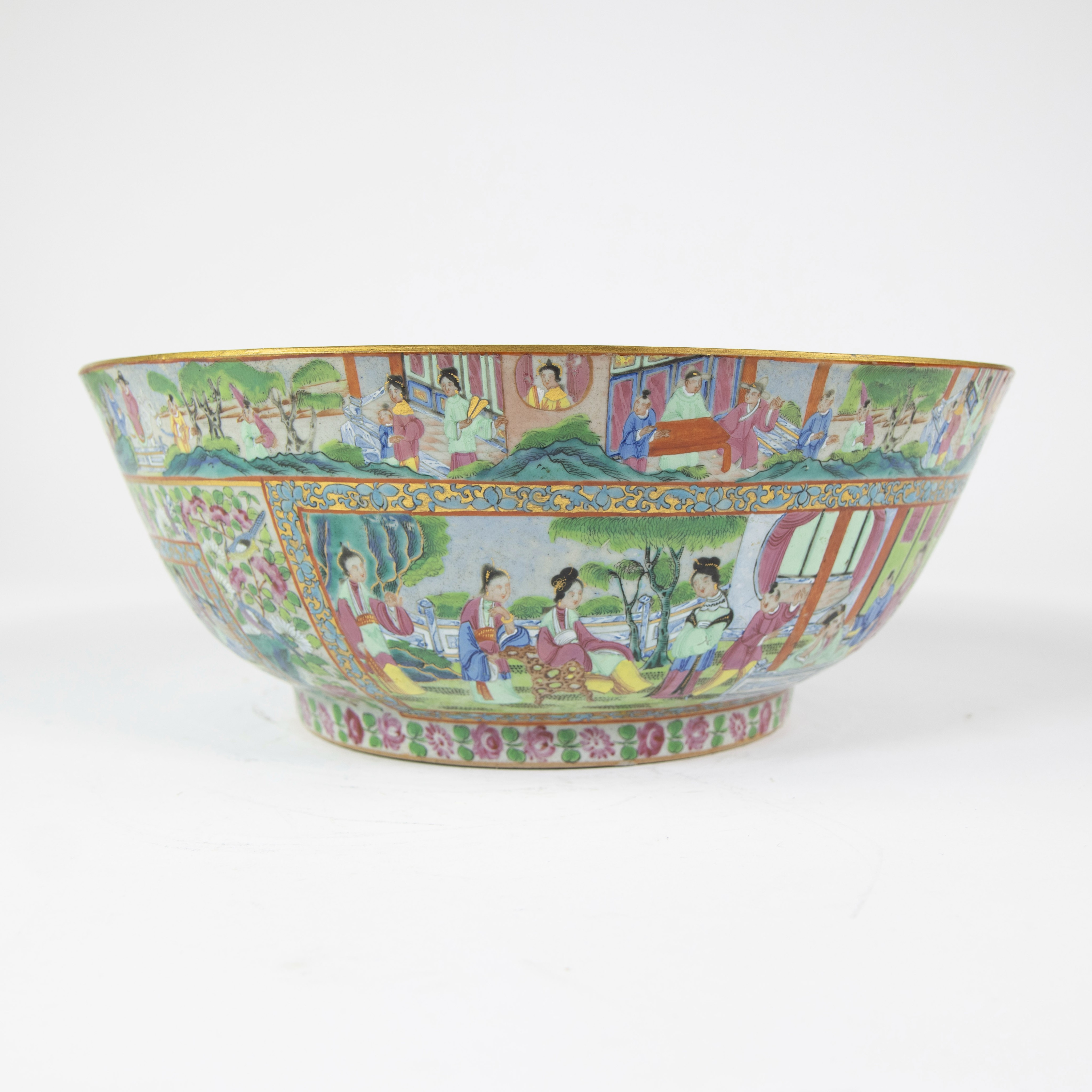 Large Chinese procelain famille rose bowl of exceptional quality, finely painted with scenes of educ - Image 5 of 13