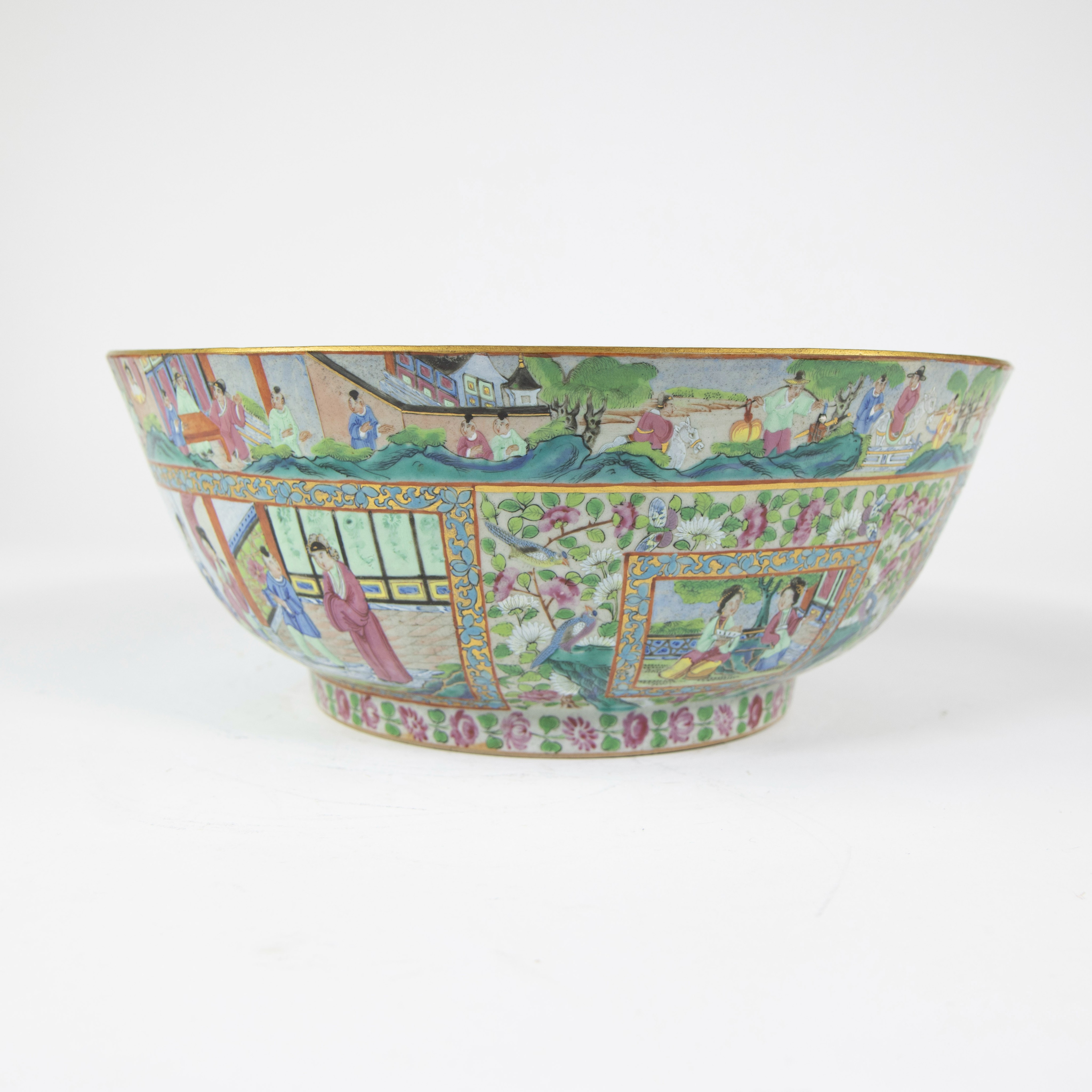 Large Chinese procelain famille rose bowl of exceptional quality, finely painted with scenes of educ - Image 3 of 13