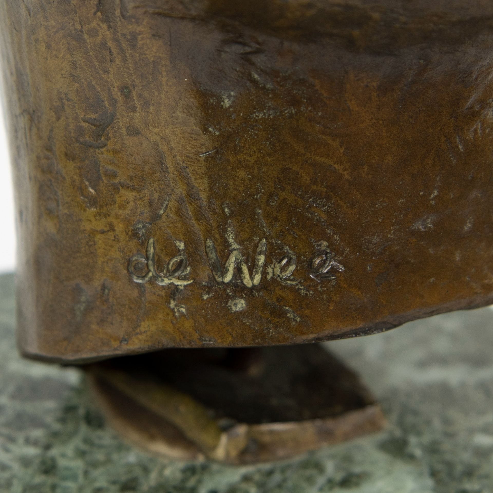 Bronze bust of a gentleman on a marble base, signed De Wee. - Image 4 of 5