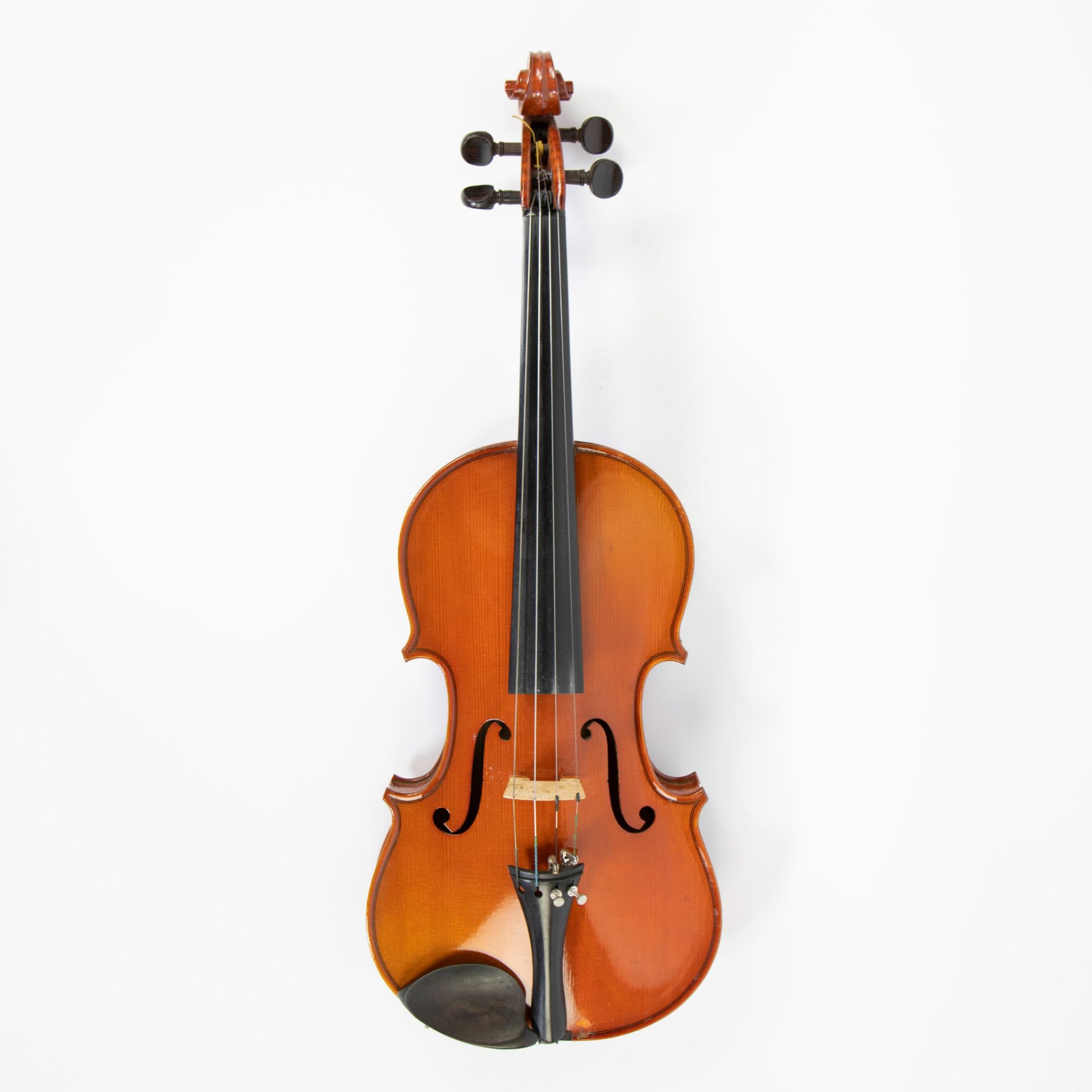 Violin copy, Label 'F. Breton, breveté Me la Duchesse, Mirecourt 1831', study violin, 360mm, case in