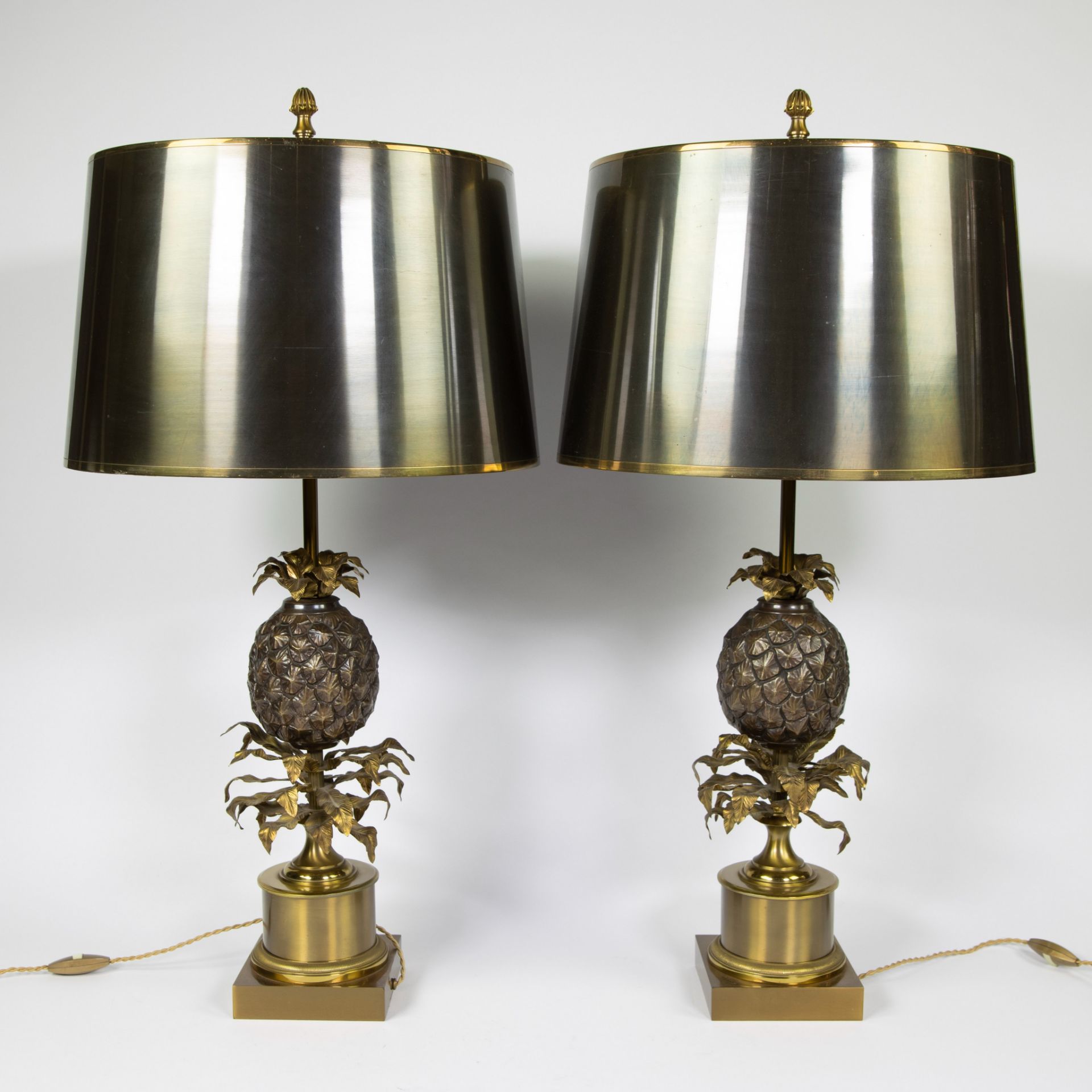 Maison Charles, two large bronze and brass "Pineapple" table lamp with bronze and brass shade. Signe - Image 3 of 6