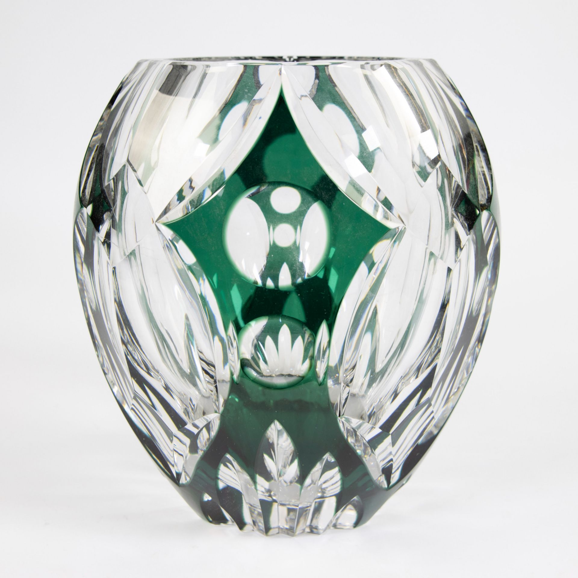 Val-Saint-Lambert green crystal cut vase, a rare edition especially created for the Philips company - Image 2 of 4