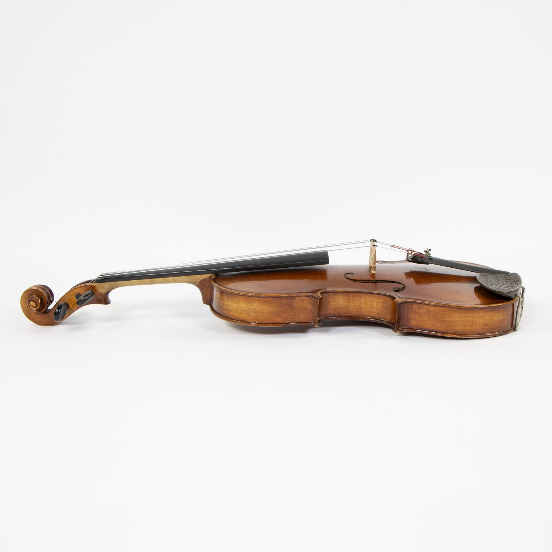 Violin Label 'Antonius Stradiuarius, Cremonensis, 1716, made in Germany', playable, 360mm, wooden ca - Image 2 of 5