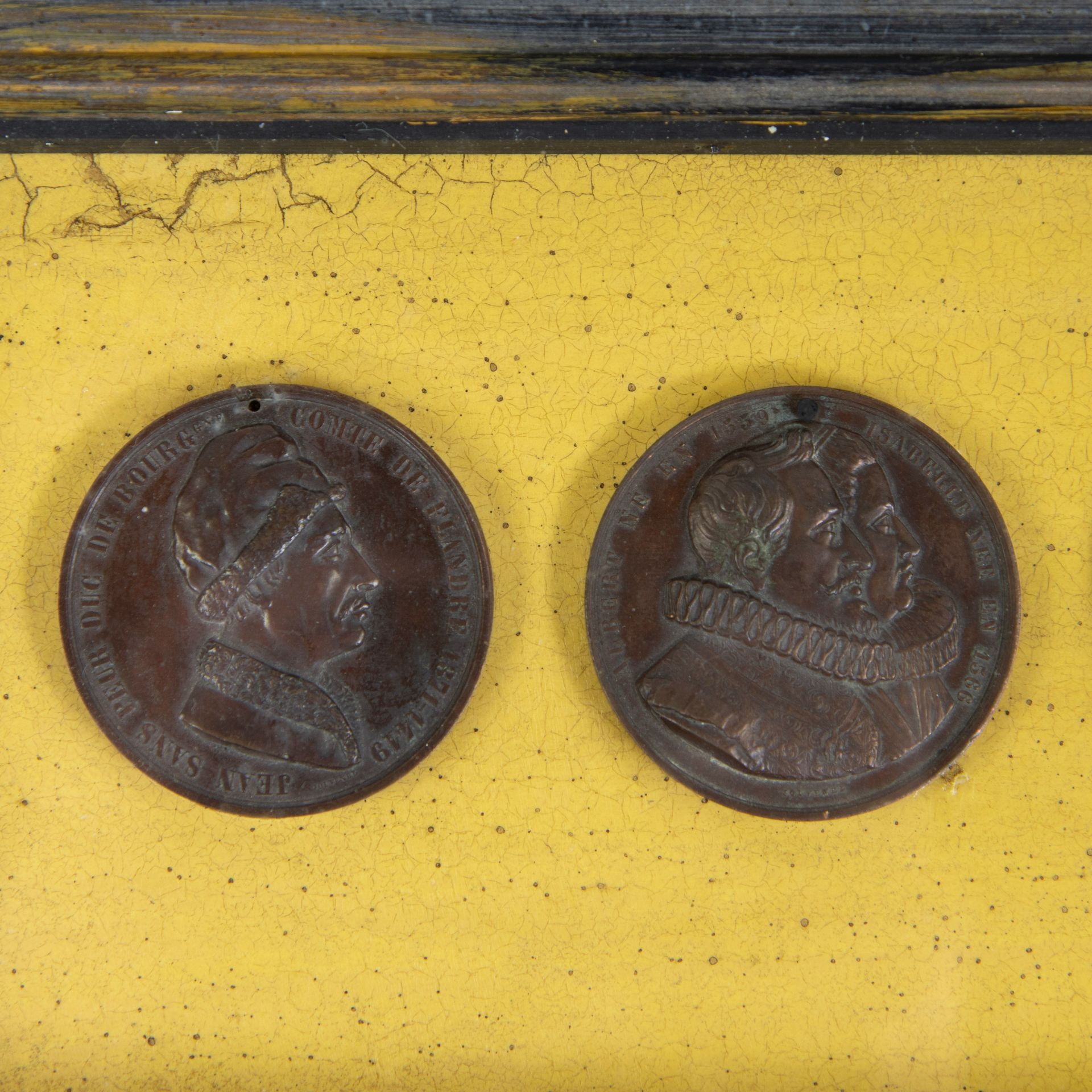 Collection of old medallions depicting Jacques d'Artevelde, Jean Sans Peur Duc de Bourg, Albert & Is - Image 2 of 4