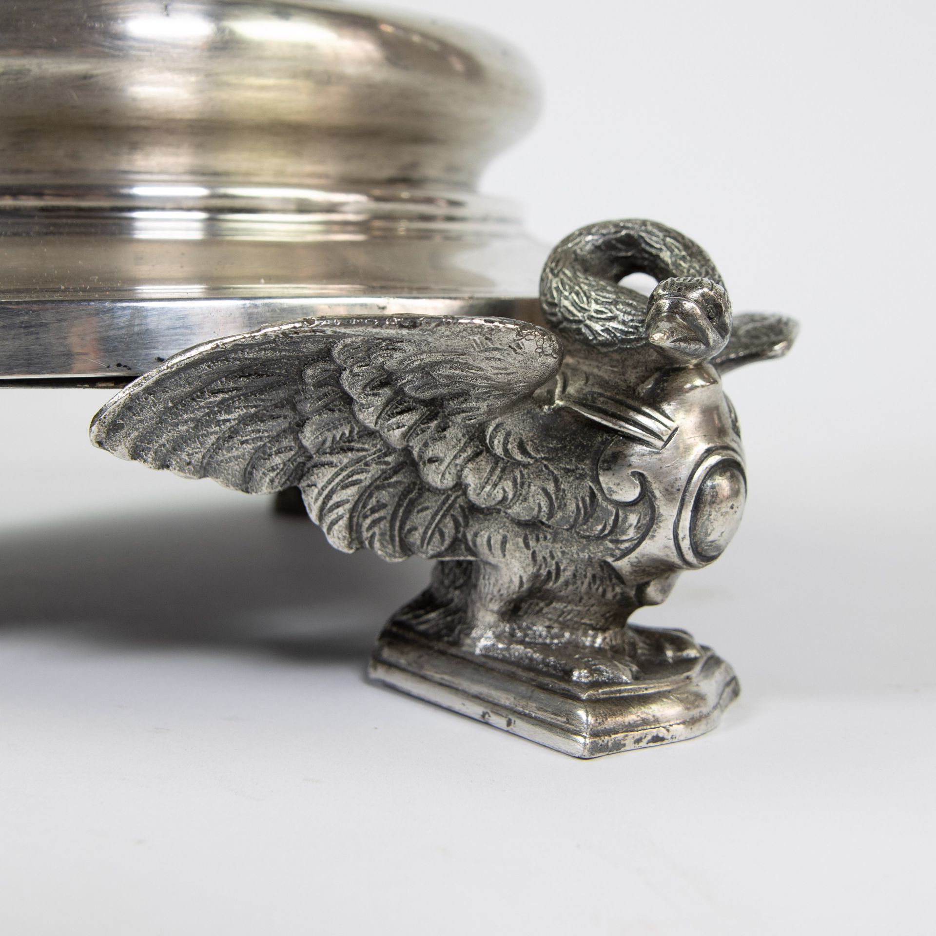 Silver plated candlestick with three swans as legs - Image 2 of 5