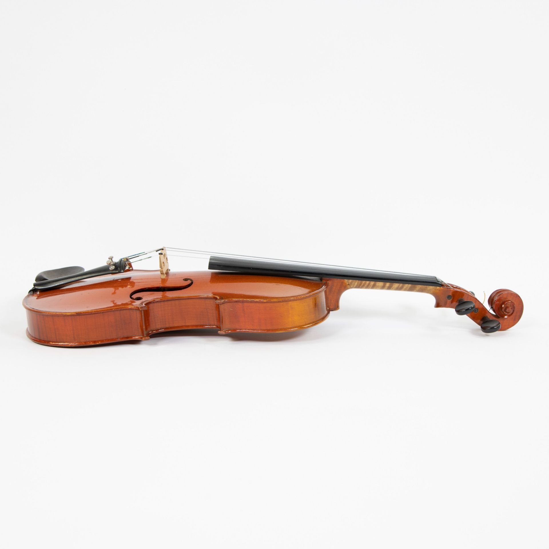 Violin copy, Label 'F. Breton, breveté Me la Duchesse, Mirecourt 1831', study violin, 360mm, case in - Image 4 of 5