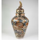 Very large Japanese porcelain jar and its cover, decorated imari enamels with phoenix, chrysanthemum