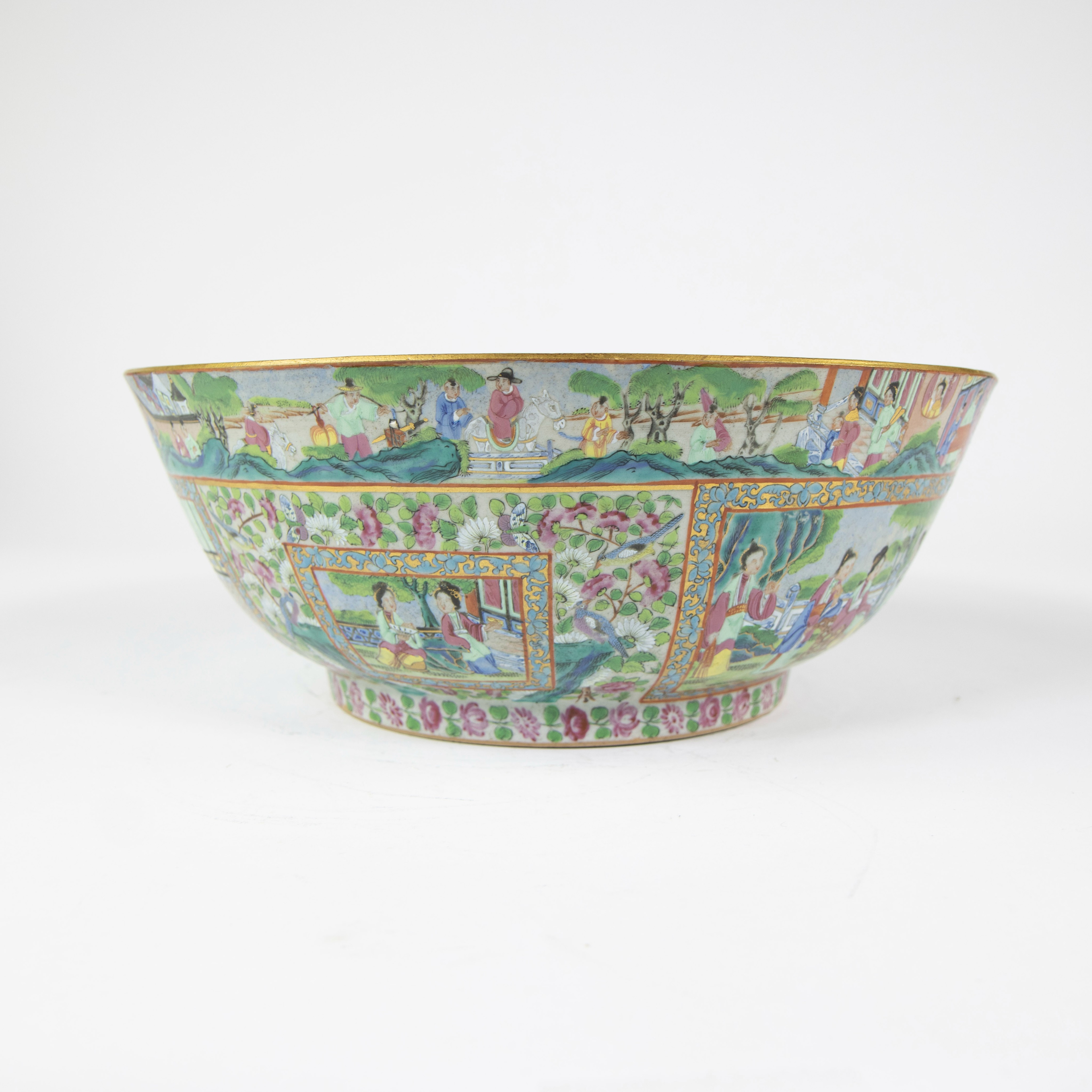 Large Chinese procelain famille rose bowl of exceptional quality, finely painted with scenes of educ - Image 4 of 13