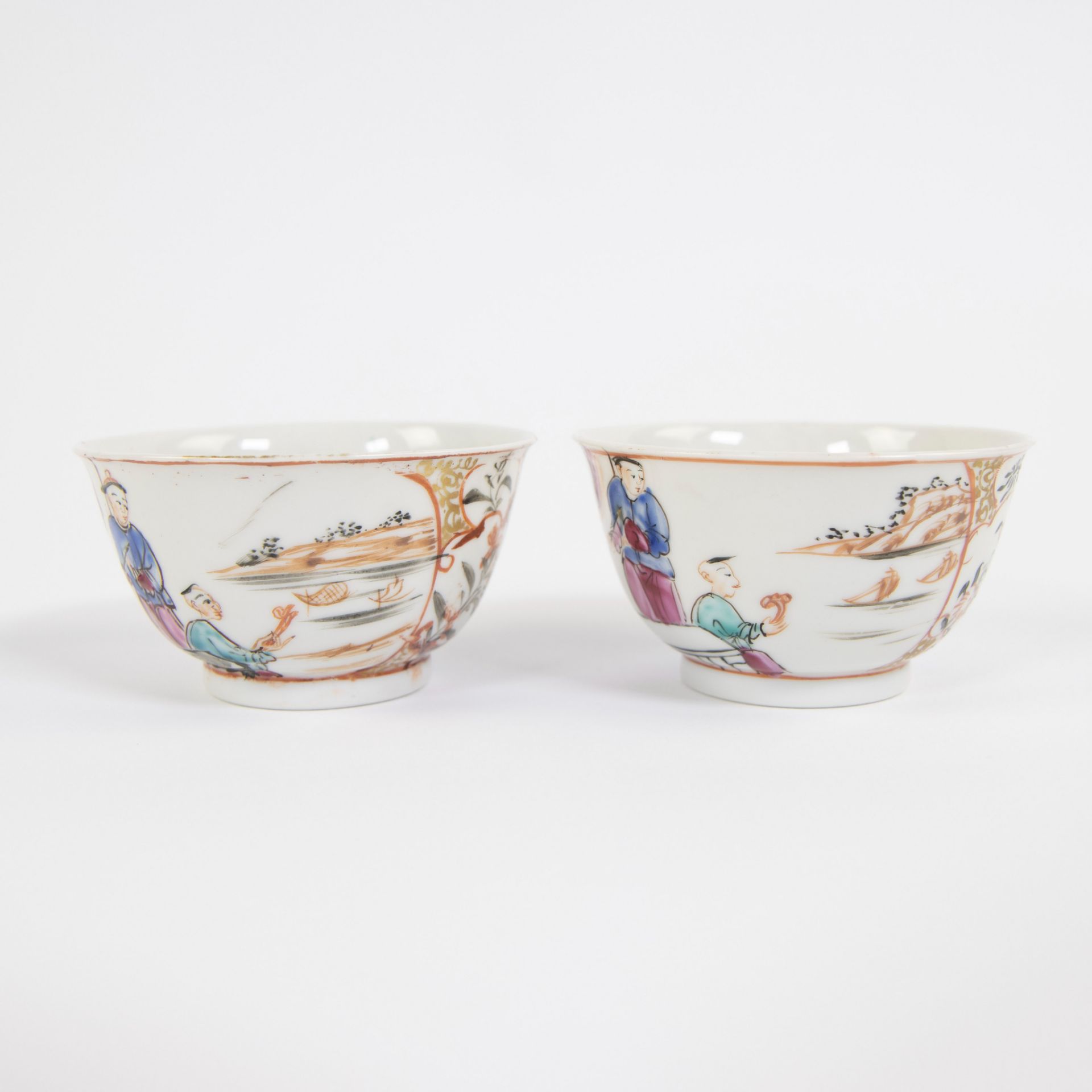 China, a pair of famille rose porcelain plates and cups with Mandarin decor, Qianlong - Image 6 of 9