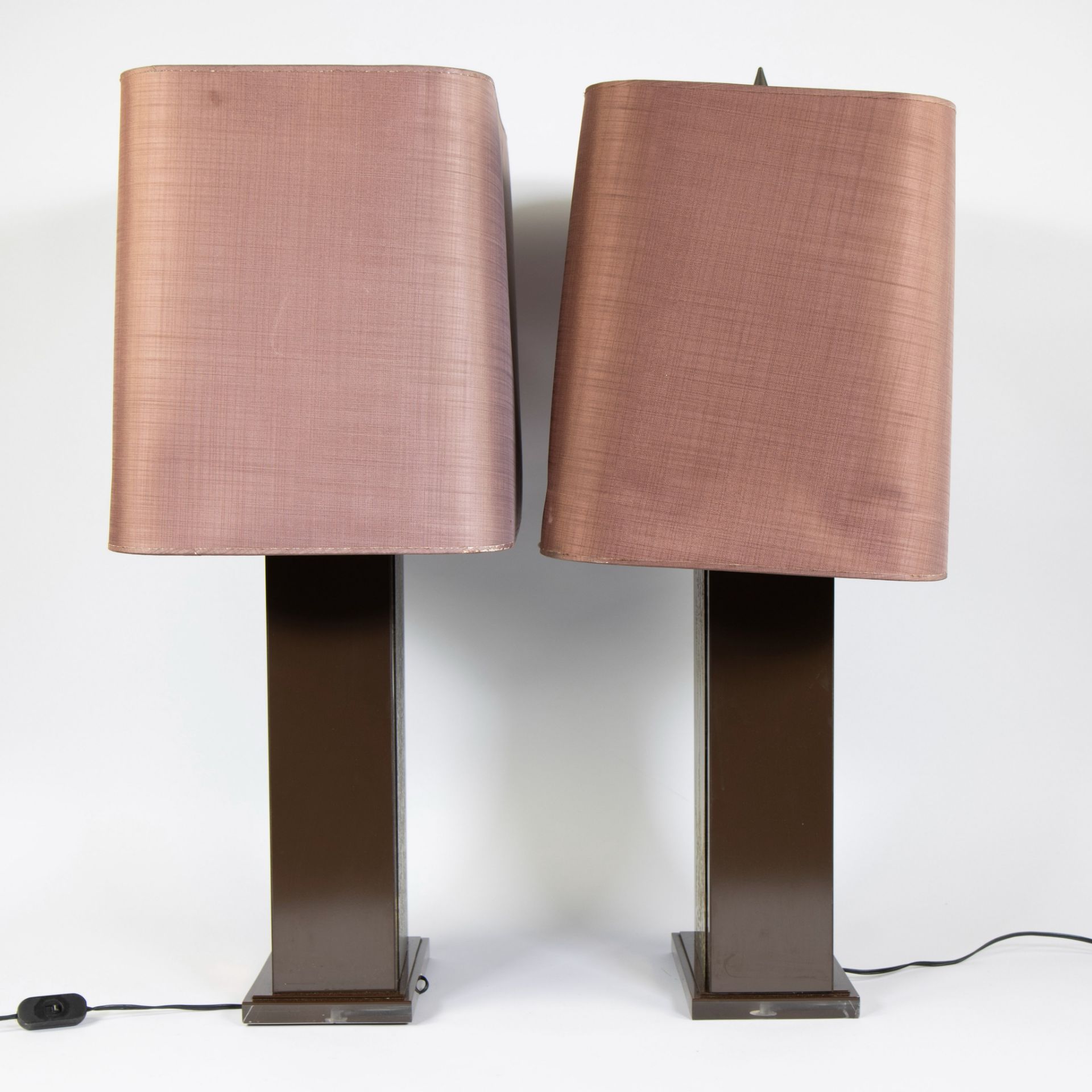 Pair of etched brass 1970s lamps by Georges Mathias - Image 2 of 4