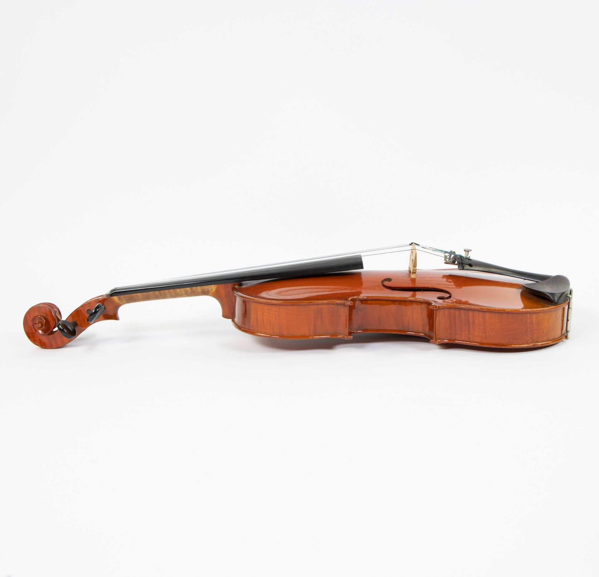 Violin copy, Label 'F. Breton, breveté Me la Duchesse, Mirecourt 1831', study violin, 360mm, case in - Image 2 of 5