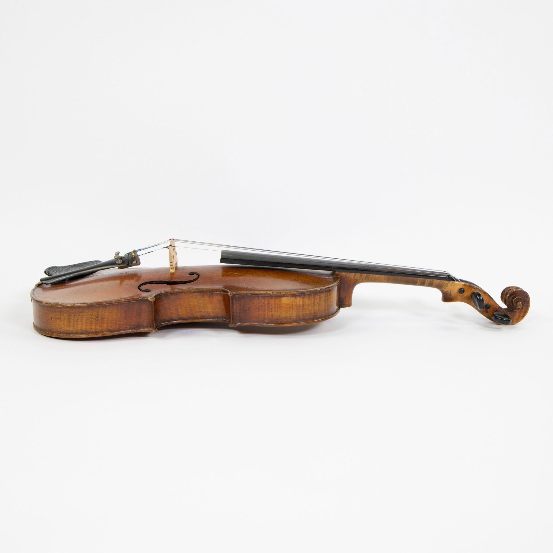 Violin copy, label 'Nicolaus Amati, fecit E. Reinhold Schmidt, Saxony', case incl. - Image 4 of 5