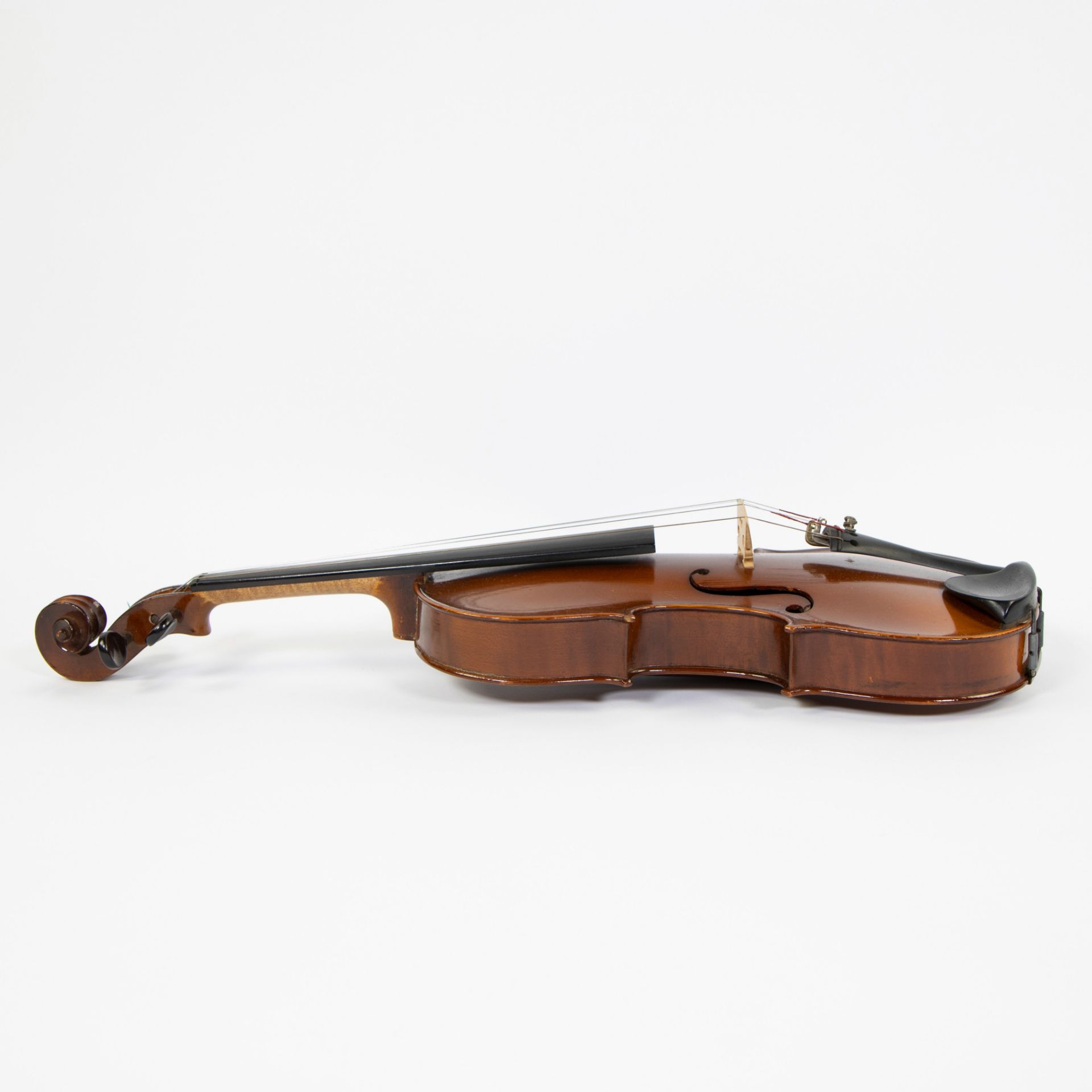 Violin label 'Laurent Bernier, Avenue Charles Duchêne, Mirecourt, 367mm, case incl. - Image 2 of 5