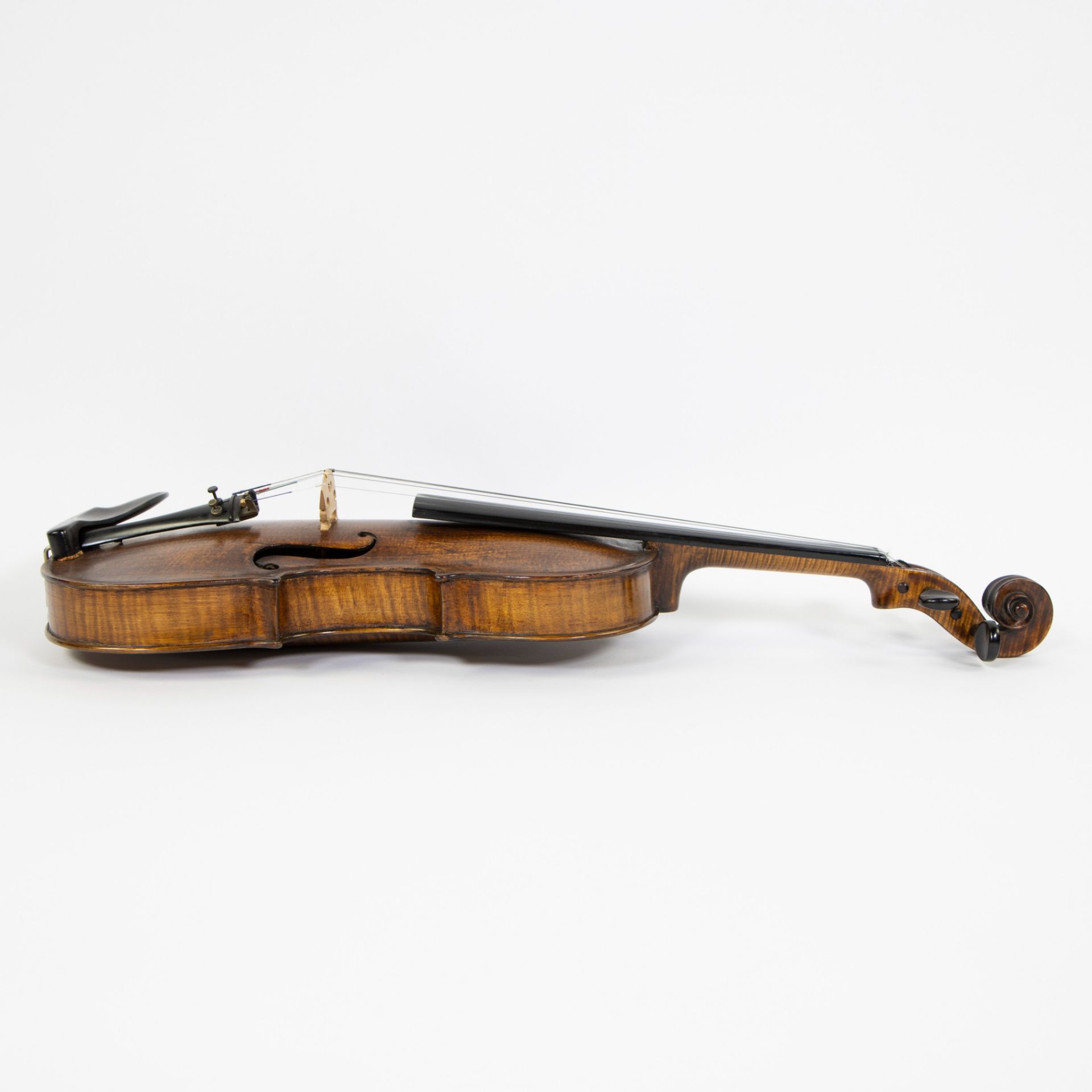 Violin label 'Jocubus Stainer in Absam Prope Oenipontem, 16..' 350mm, playable, wooden case - Image 4 of 5