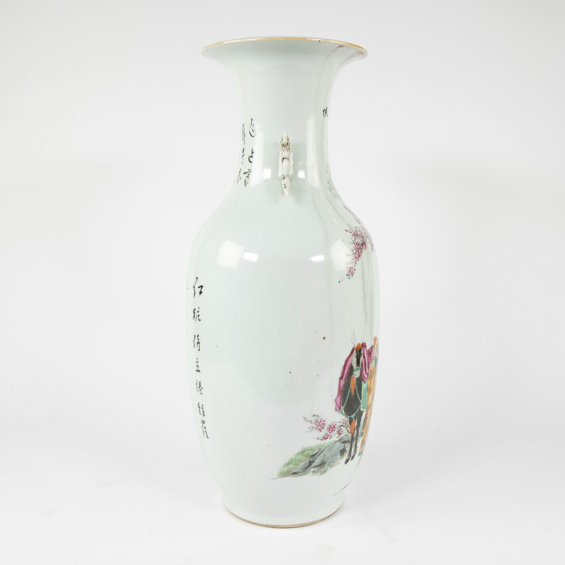 19th century Chinese famille rose vase decorated with figures and Chinese texts - Image 8 of 11
