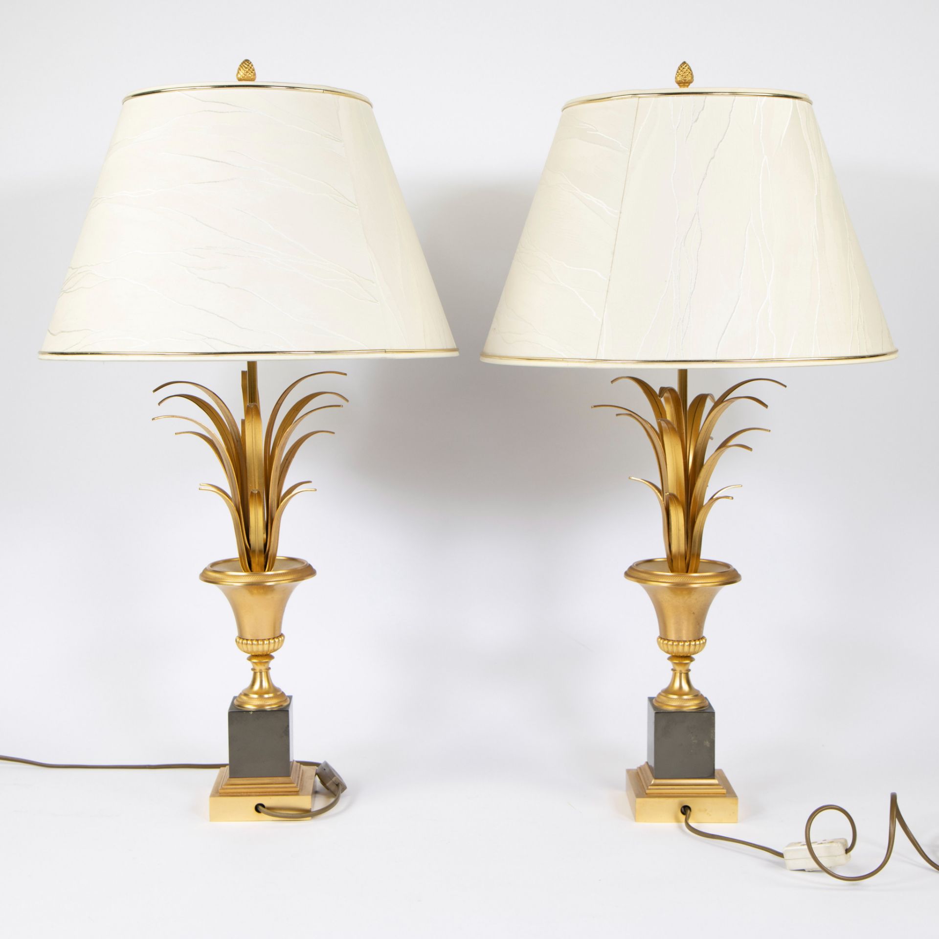 Beautiful couple of designer lamp Boulanger in gilt messing with pineapple leaves, Belgium, 1970s - Image 3 of 4