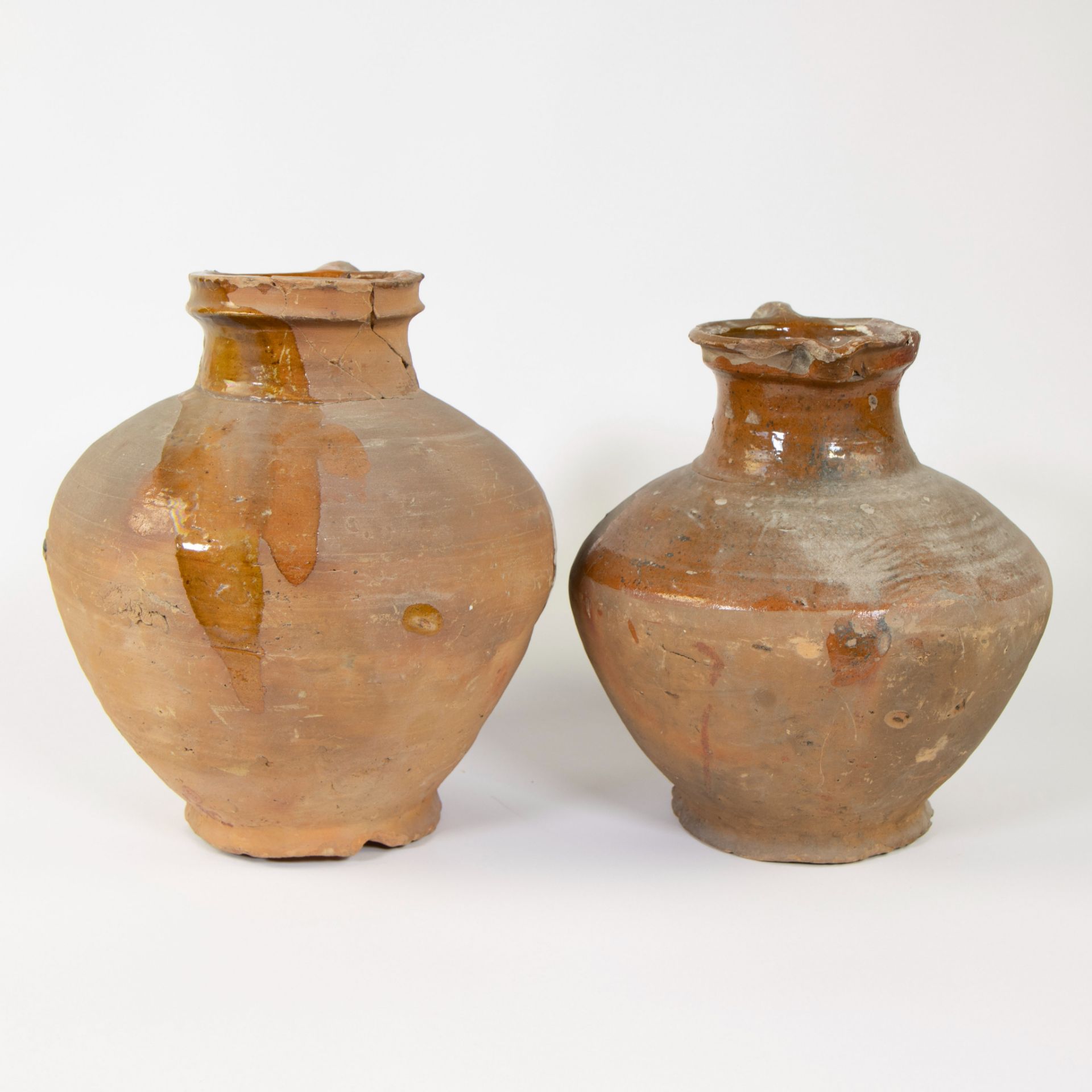 Collection of archaeological pottery, Reinerswael large bowl ca 1400, saucepan 14th and large jug ca - Image 7 of 7