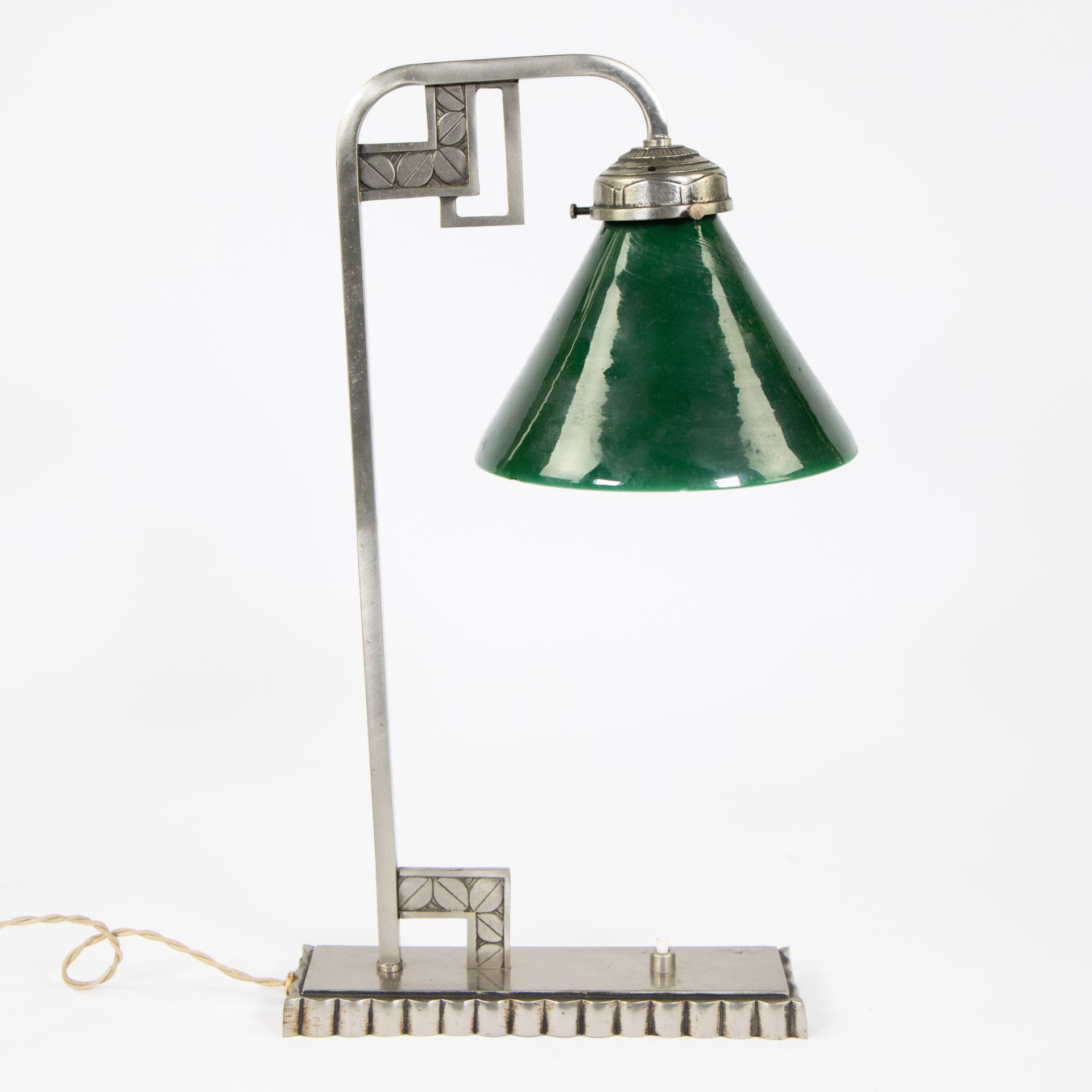 Art Deco reading lamp in silver plated metal and green glass shade - Image 3 of 4