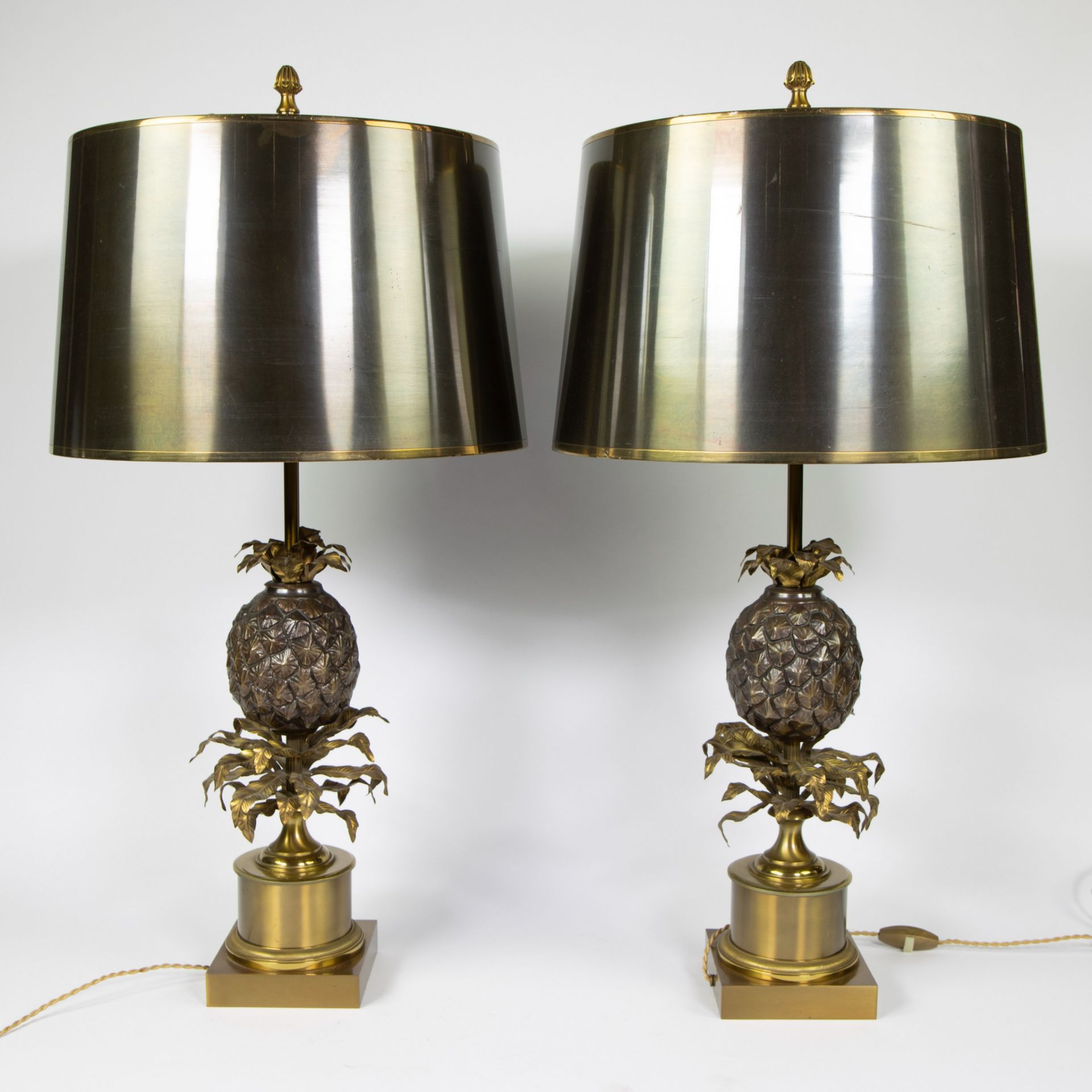 Maison Charles, two large bronze and brass "Pineapple" table lamp with bronze and brass shade. Signe - Image 6 of 6