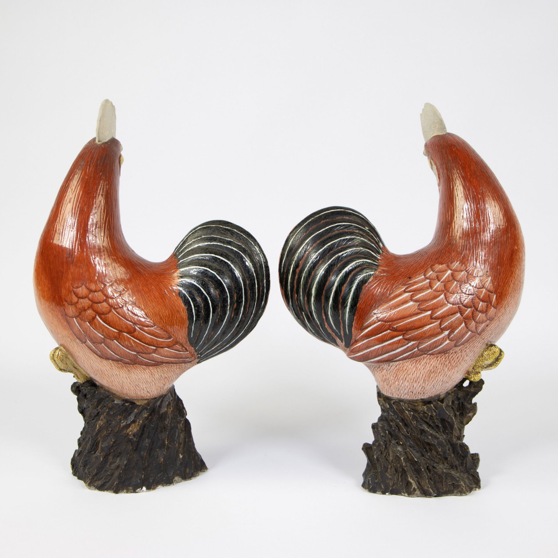 Pair of Chinese ceramic roosters, finely painted in reddish brown, 18th century Kangxi - Bild 3 aus 5
