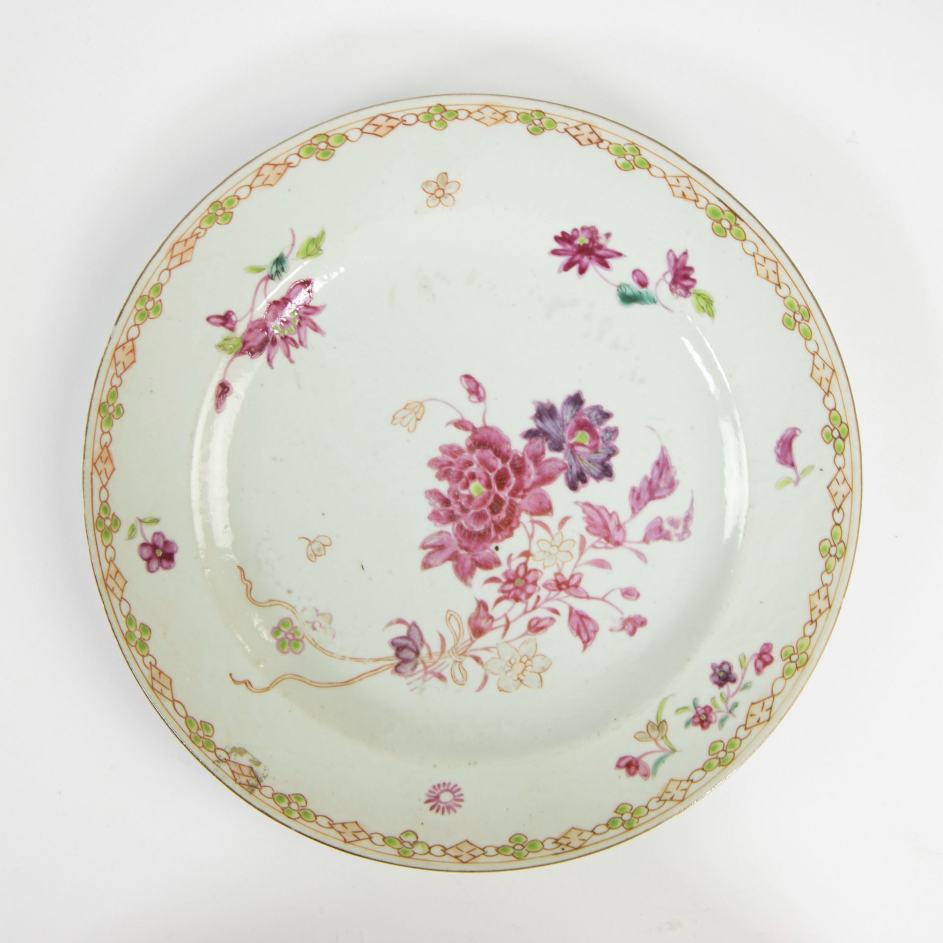 Lot of 4 Chinese famille rose plates, 18th C - Image 9 of 11