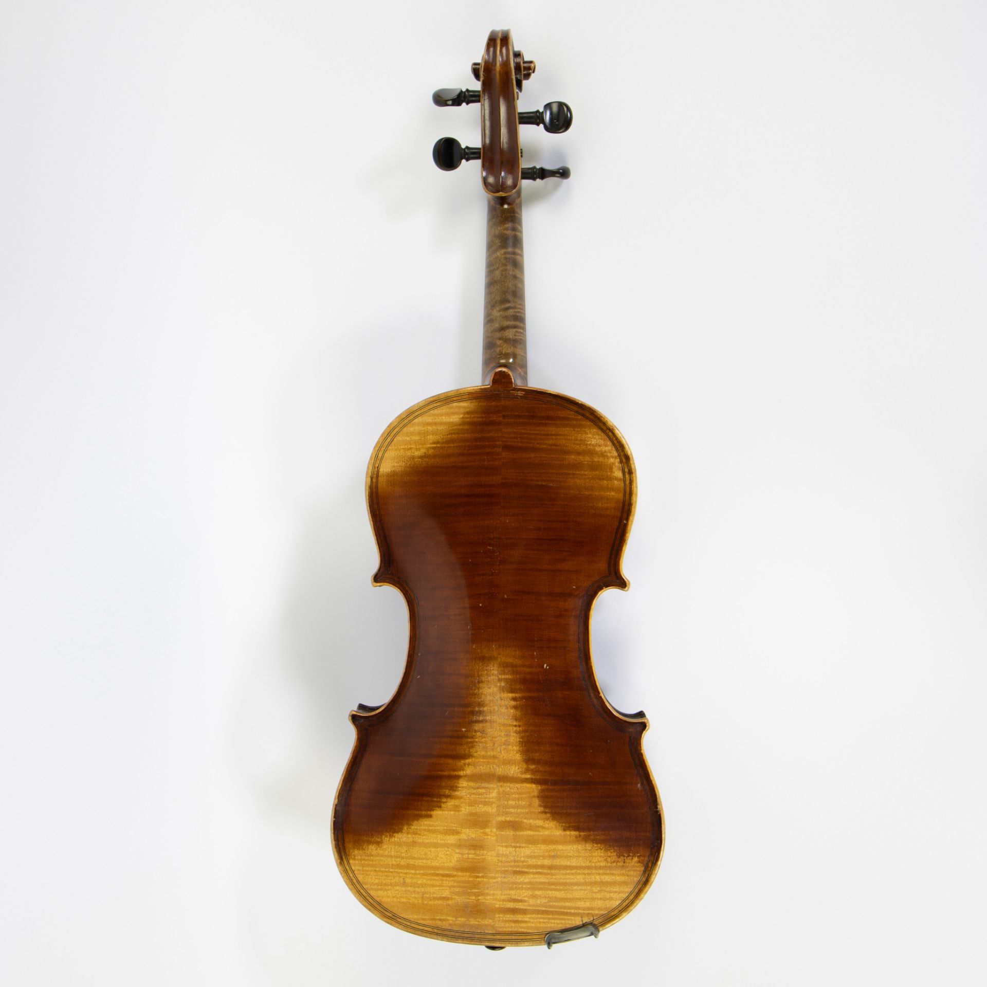 Violin label 'Caspar da Salo in Brescia, 1590', double inlay, 355mm, wooden case - Image 3 of 5